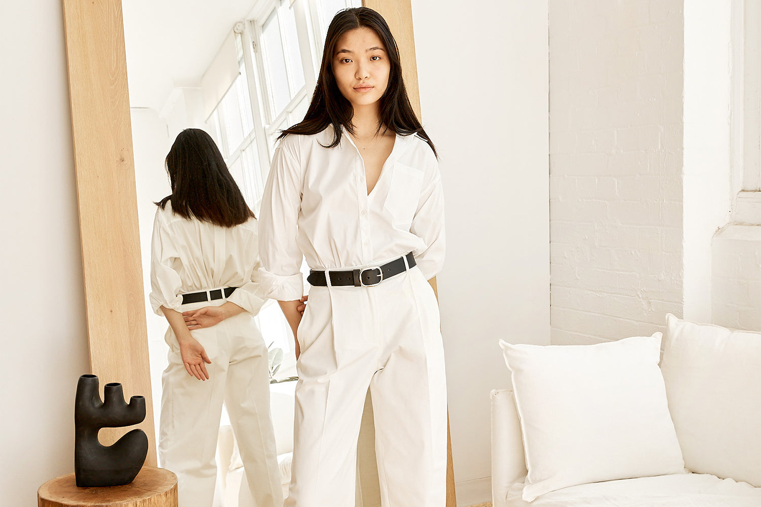 5 Ways to Wear White Pants | The UNDONE 5 Ways to Wear White Pants | The UNDONE