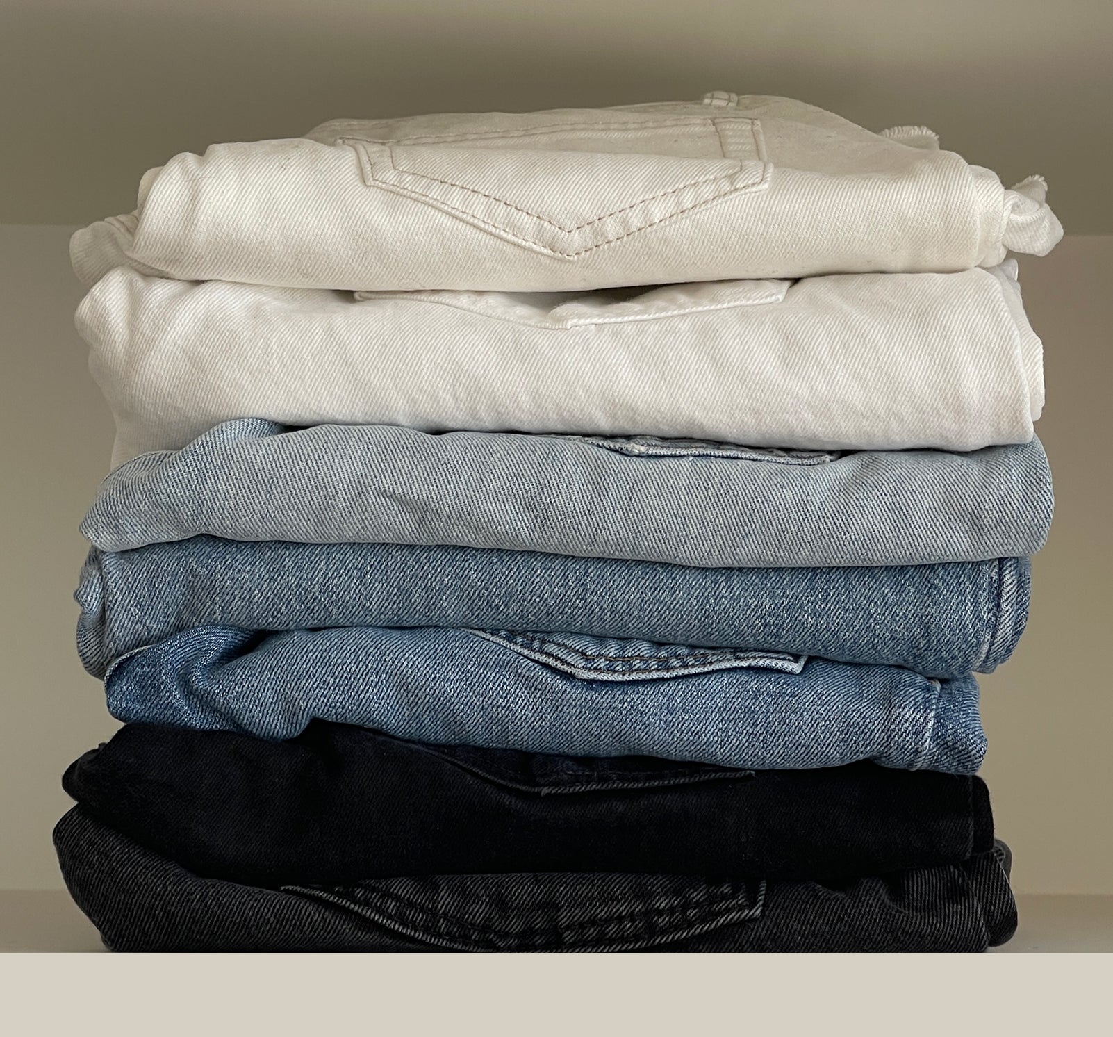 How to Organise Your Wardrobe in 8 Easy Steps