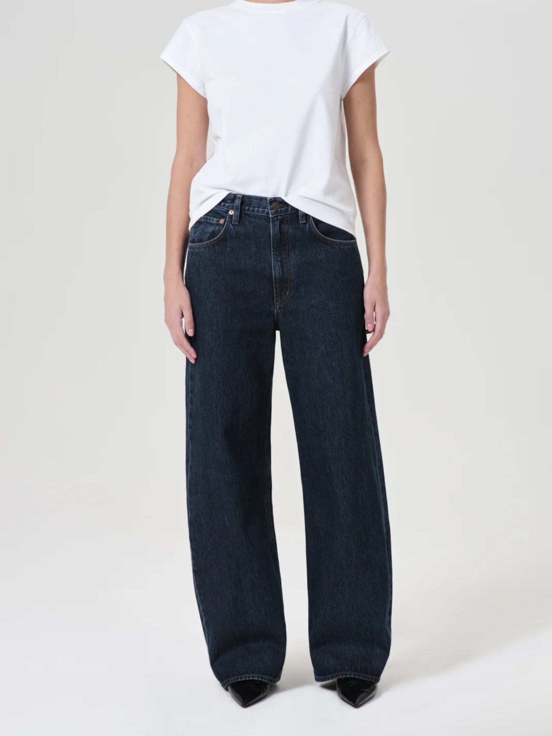 AGOLDE | Low Curve Jean in Pendulum | The UNDONE