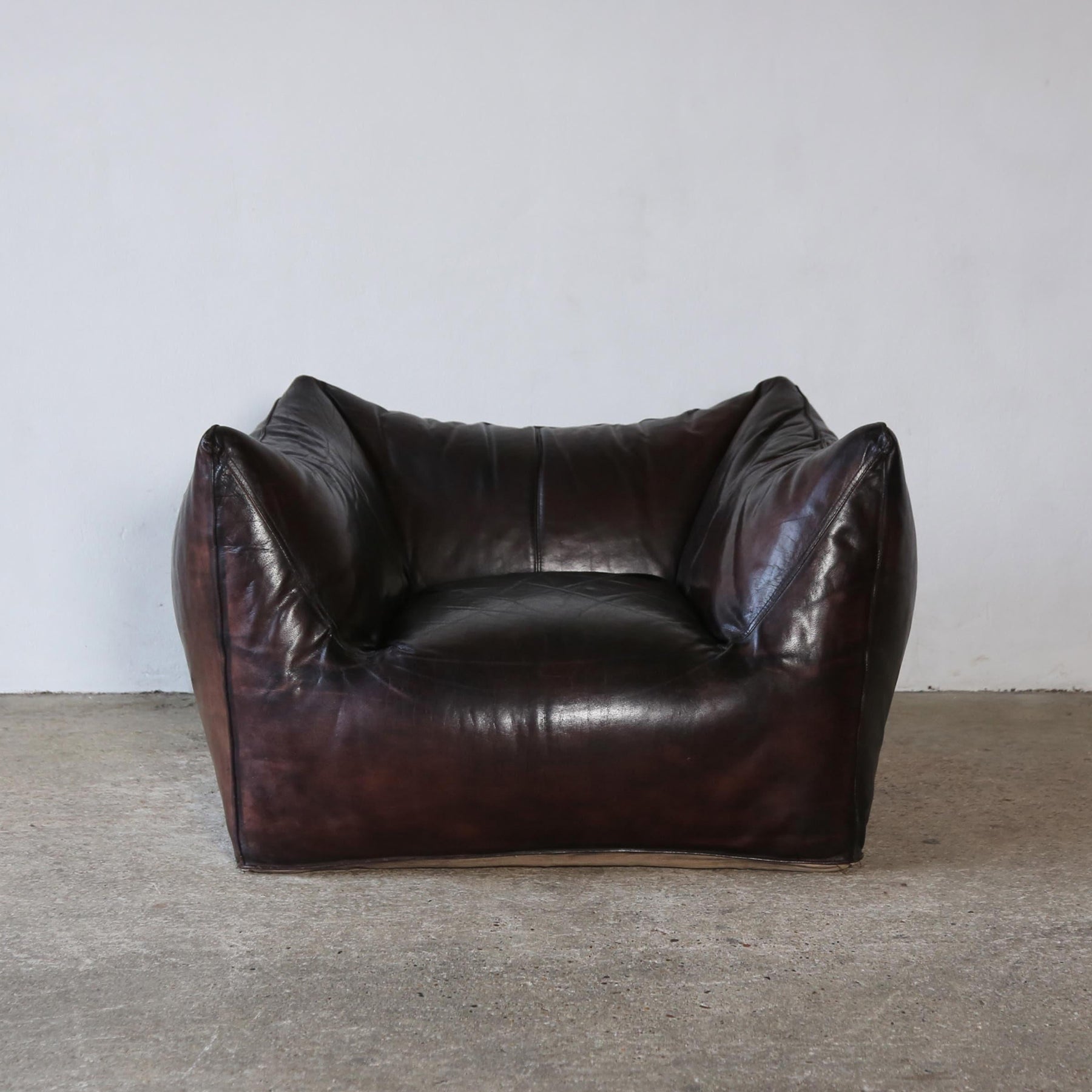 1ST DIBS | Early Mario Bellini Le Bambole Lounge Chair Original Leather, C&B Italia, 1970s | The UNDONE