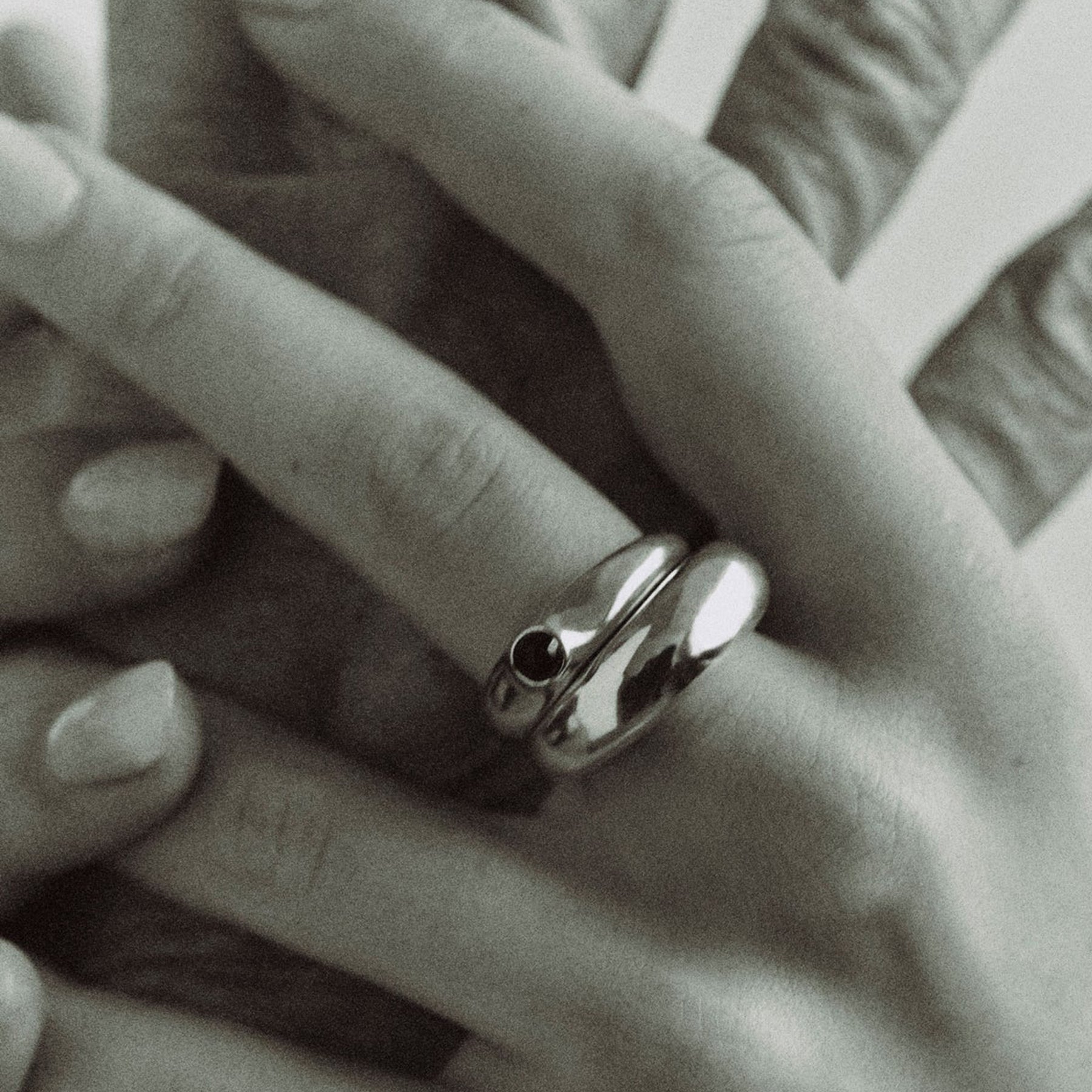 The-UNDONE_Agmes_Cara-Domed-Ring-Set_Silver-Onyx_C.jpg
