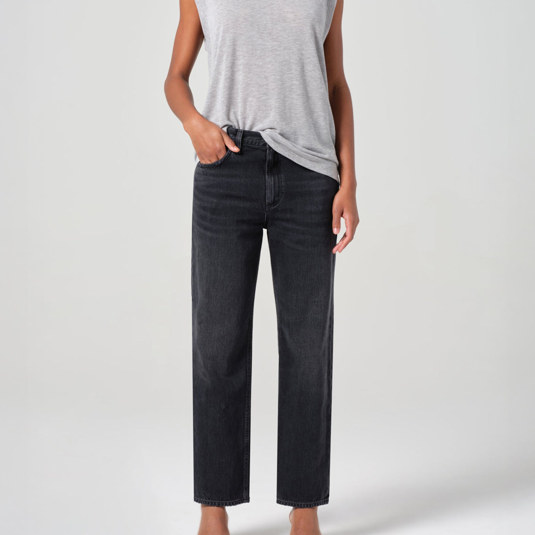 AGOLDE | Valen Jean in Washed Black Hitch | The UNDONE