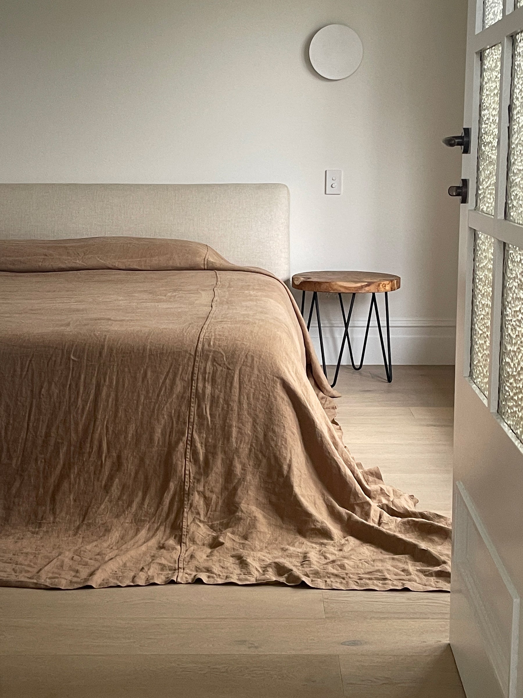 The-UNDONE_Culttiver_heavy-weight-linen_bed-cover_sand_d935a5d0-89cc-42e4-8cd8-b83f83e05758.jpg