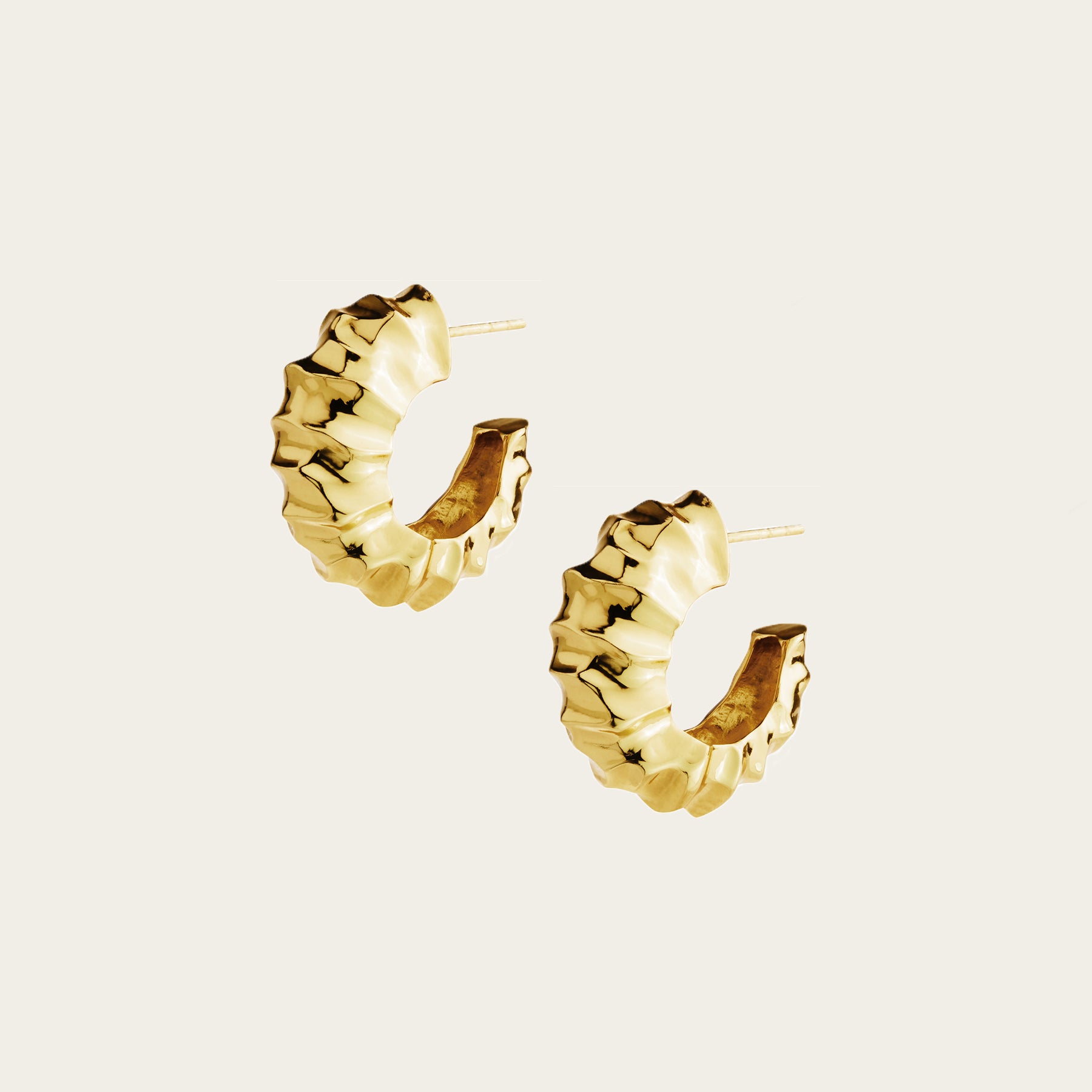 Rylan | Hammered Hoop Earrings in Gold | The UNDONE