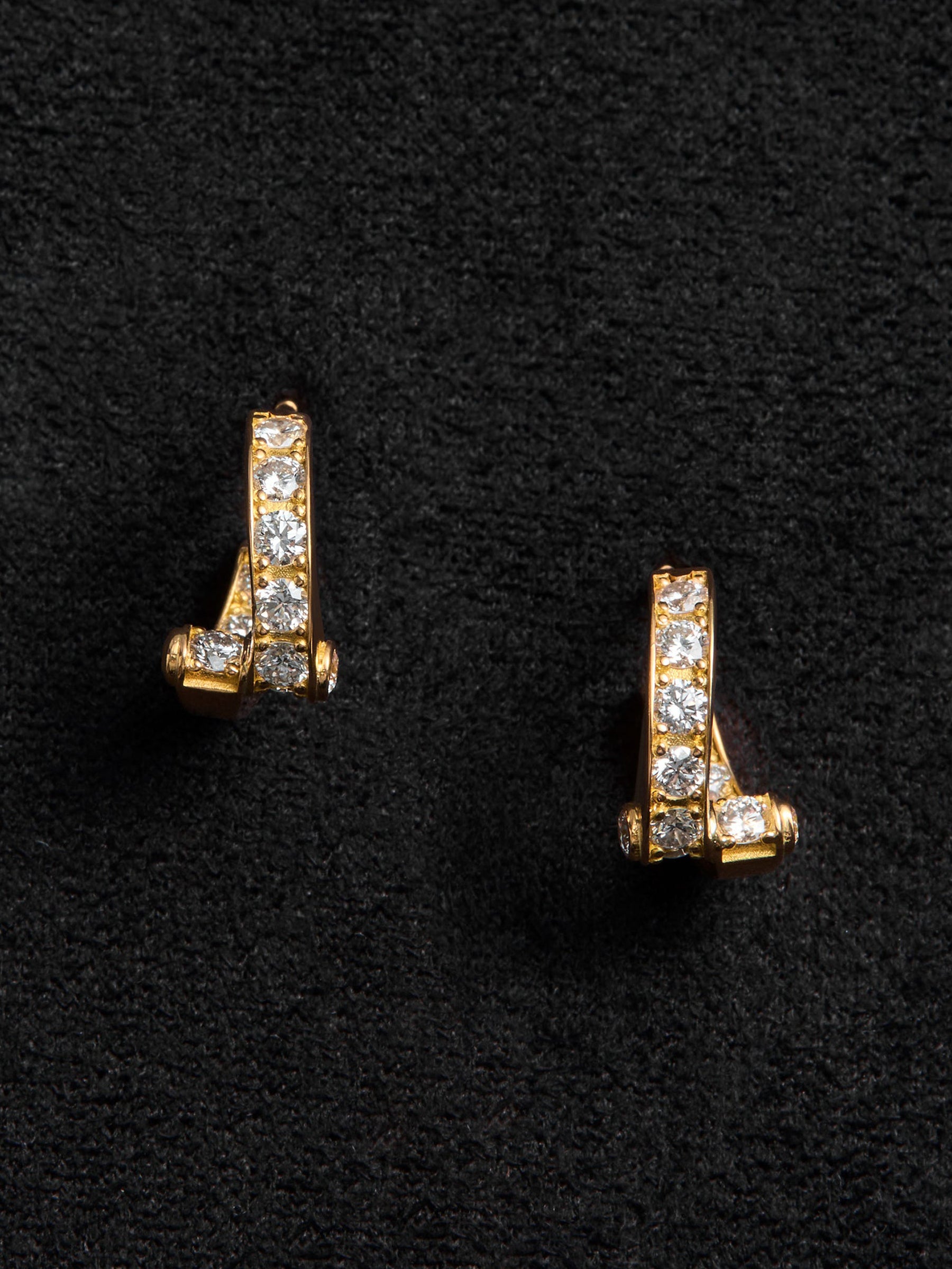 EREDE | Coil Pavé Hoops in 18K Yellow Gold | The UNDONE