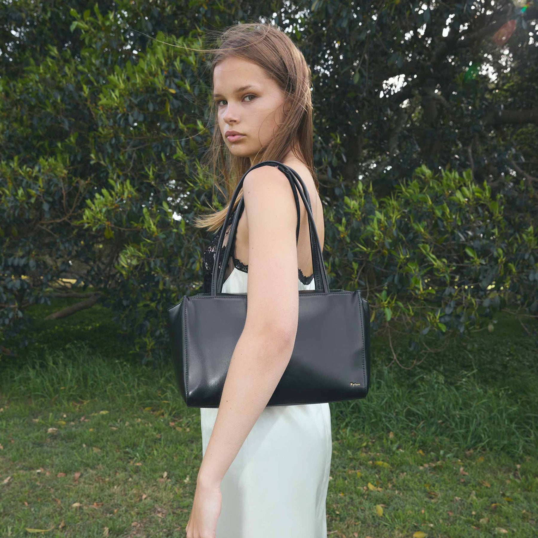 Rylan | Phoebe Shoulder Bag in Black | The UNDONE
