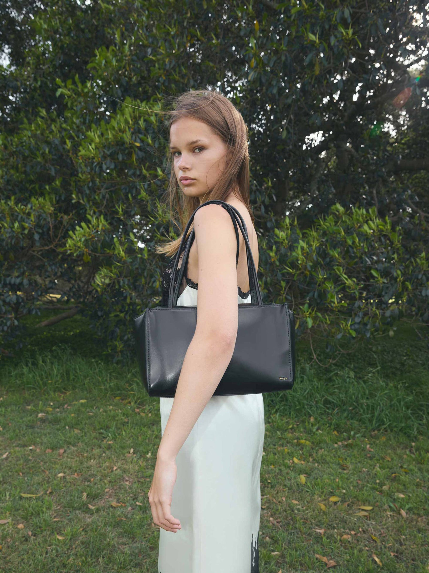 Rylan | Phoebe Shoulder Bag in Black | The UNDONE