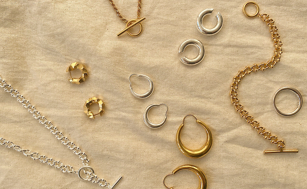Gold or silver? How to choose the right metal jewellery for you.