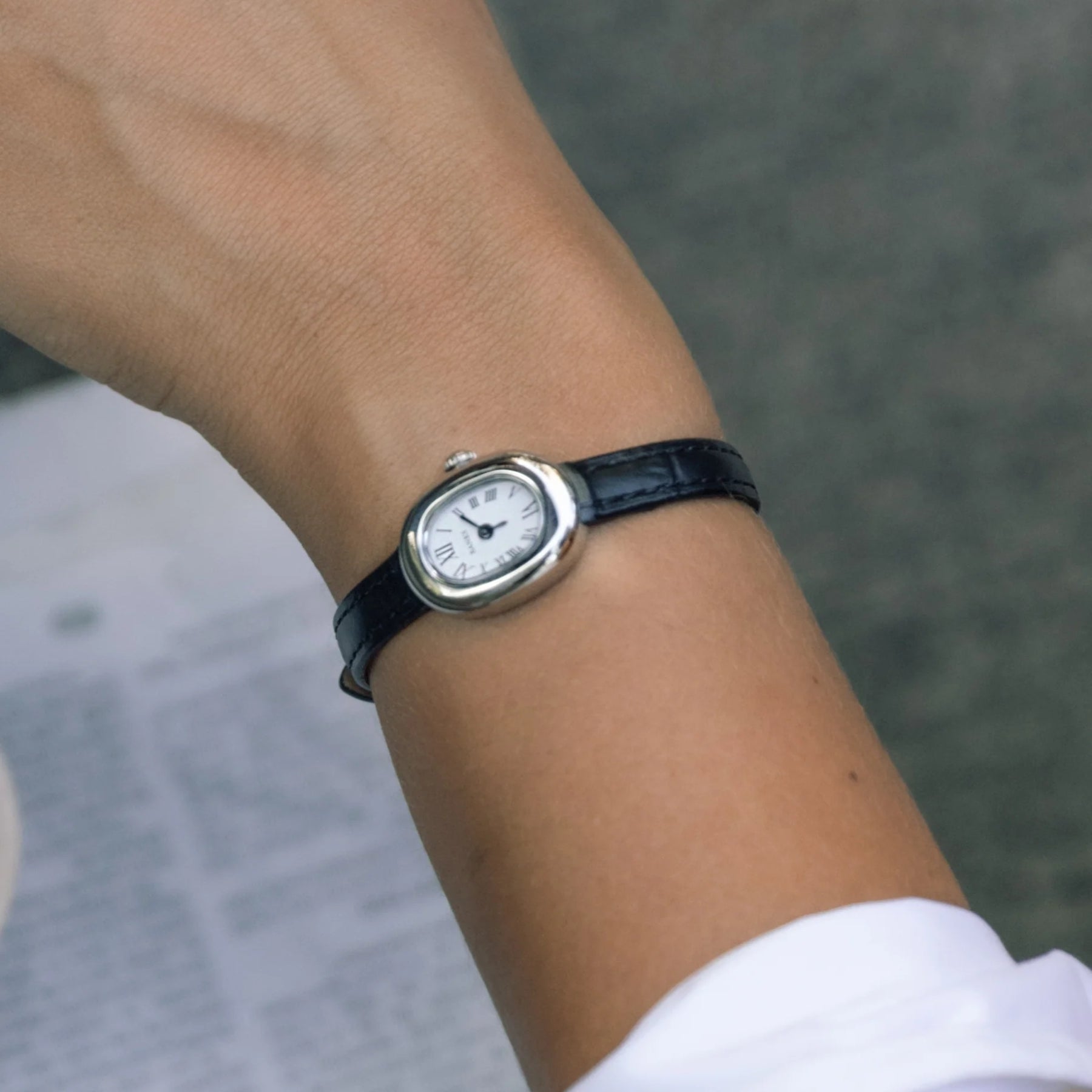 Banks Timepieces | Le Présent Petite | Stainless steel and Black
