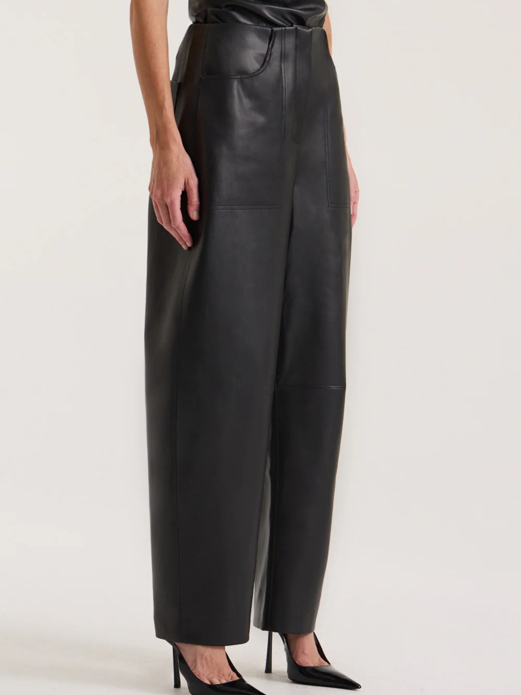 HENNE | Nerah Pant in Black