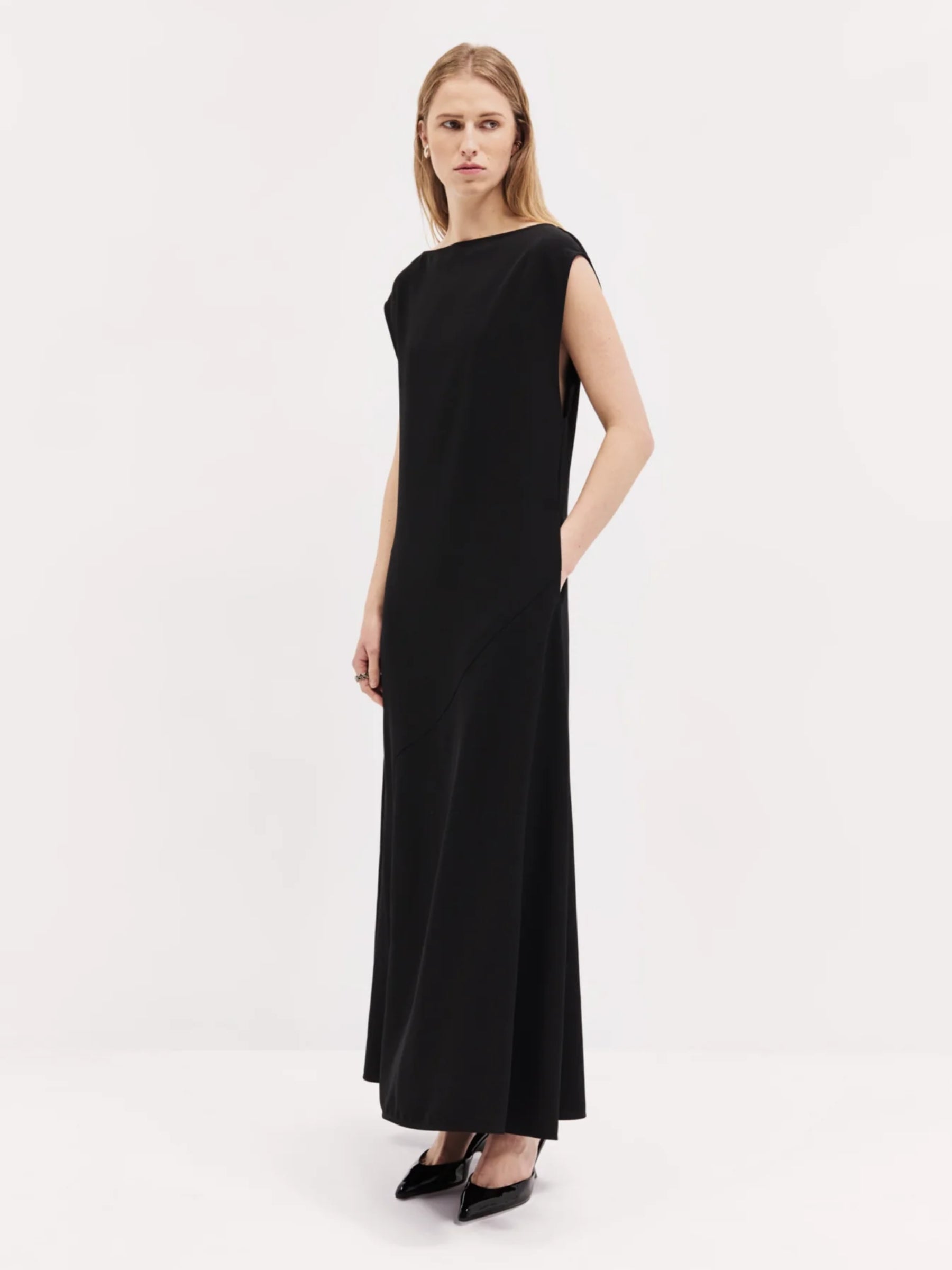 Harris Tapper Sofie Dress in Drape Suiting - Black