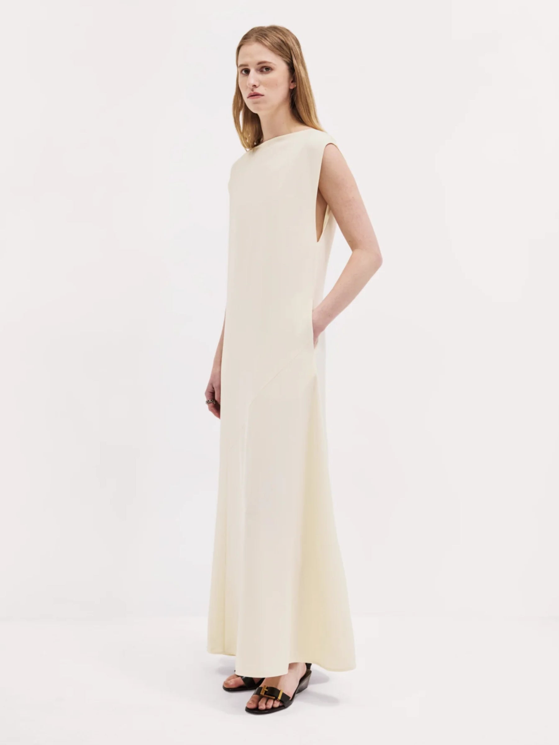 Harris Tapper Sofie Dress in Drape Suiting - Ivory