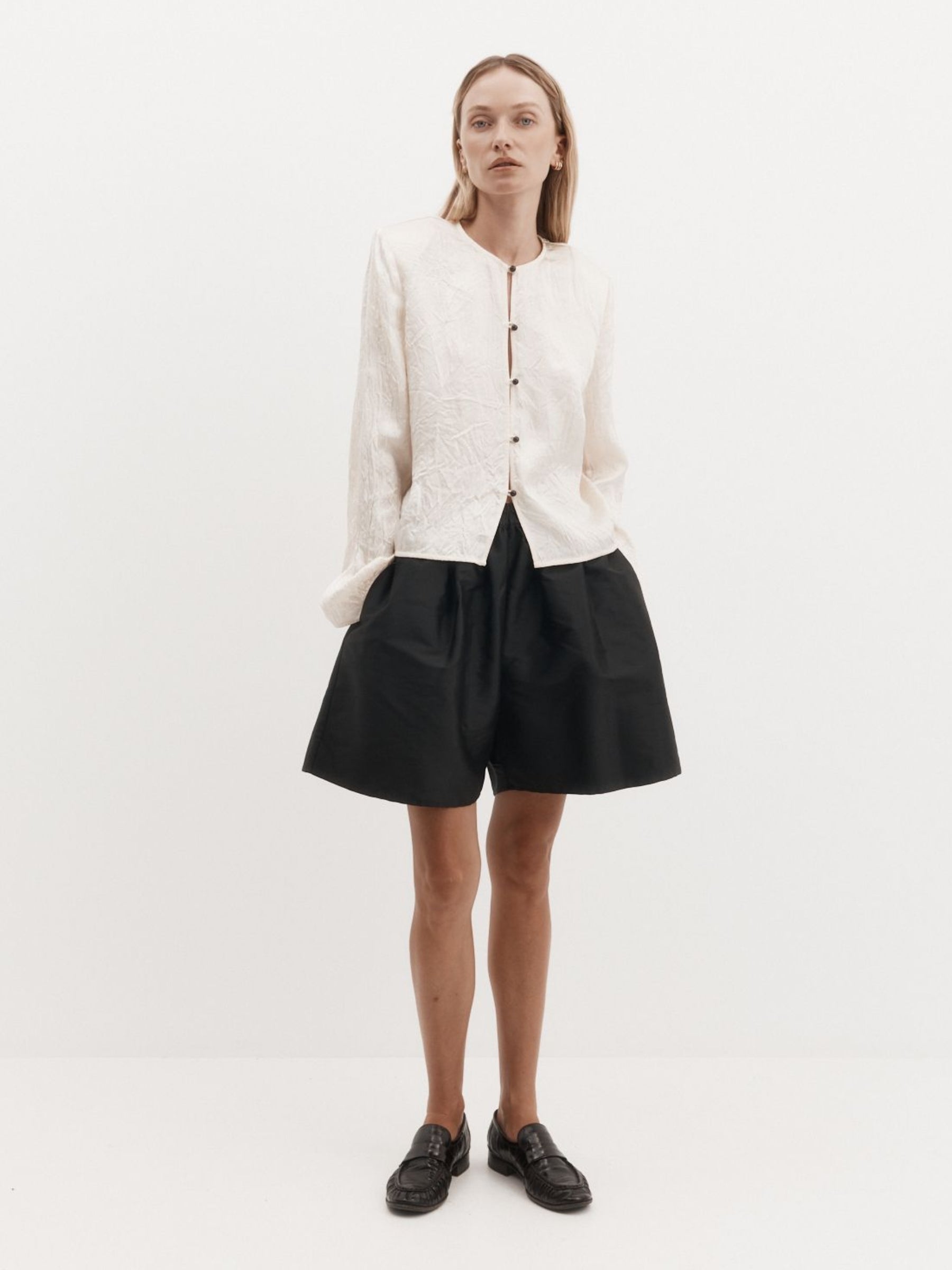 Harris Tapper Voluminous Short in Black Silk Taffeta