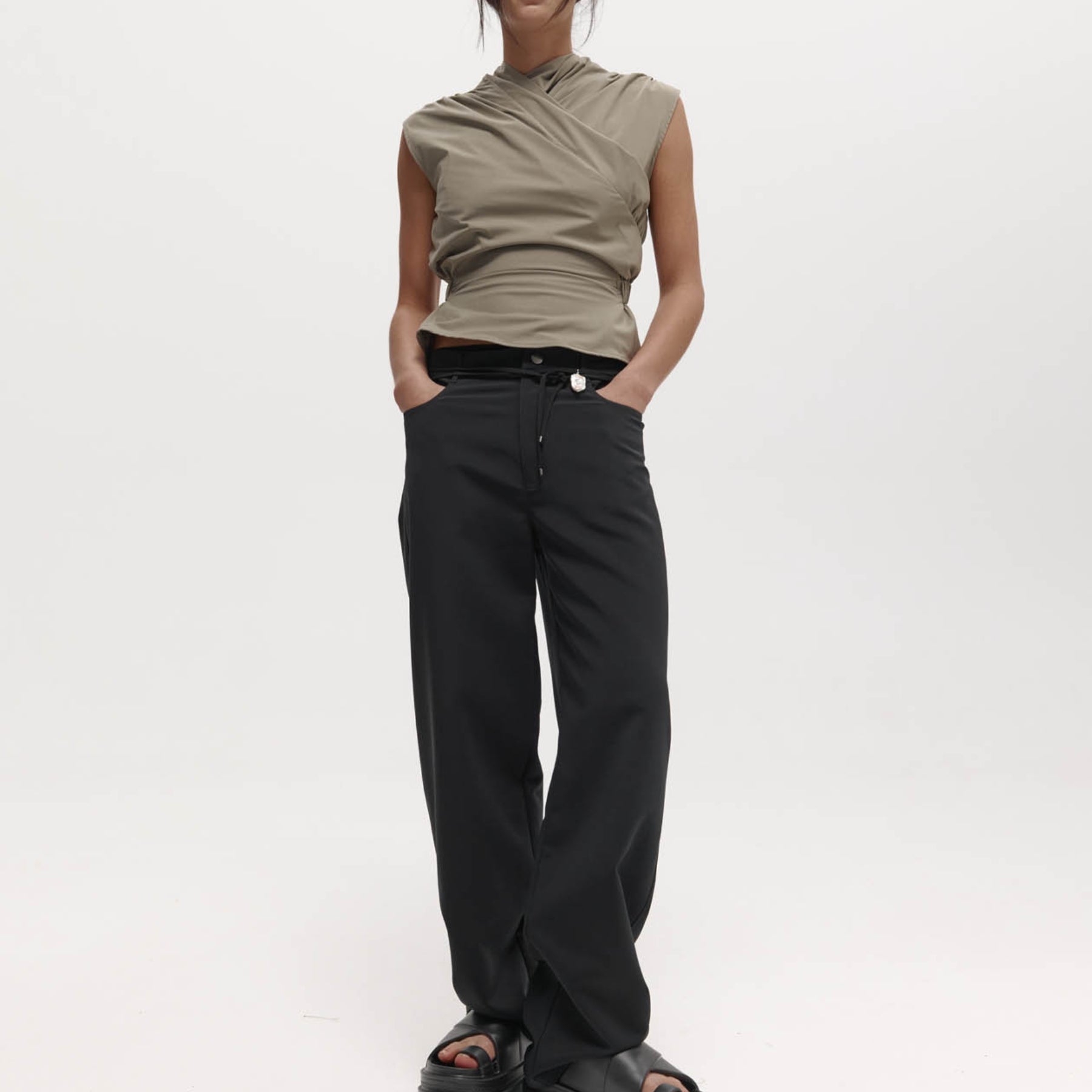 Harris Tapper Chaimberlain Top in Taupe