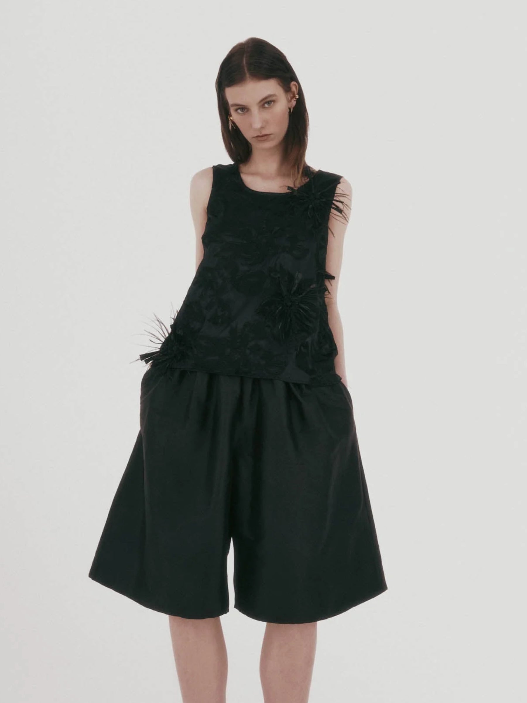 Harris Tapper Gigi Top in Feathered Embroidery in black