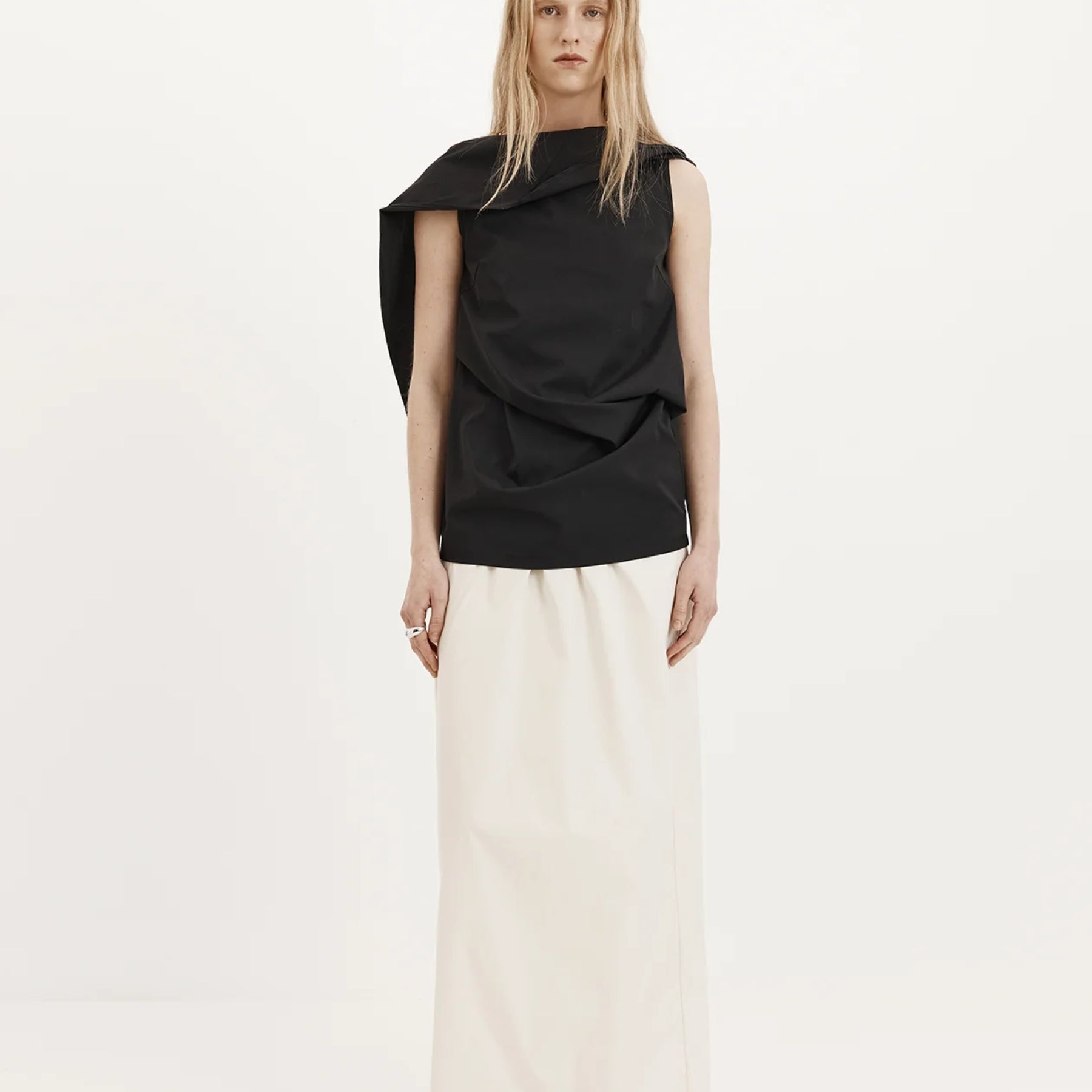 Harris Tapper Laro Top in Black