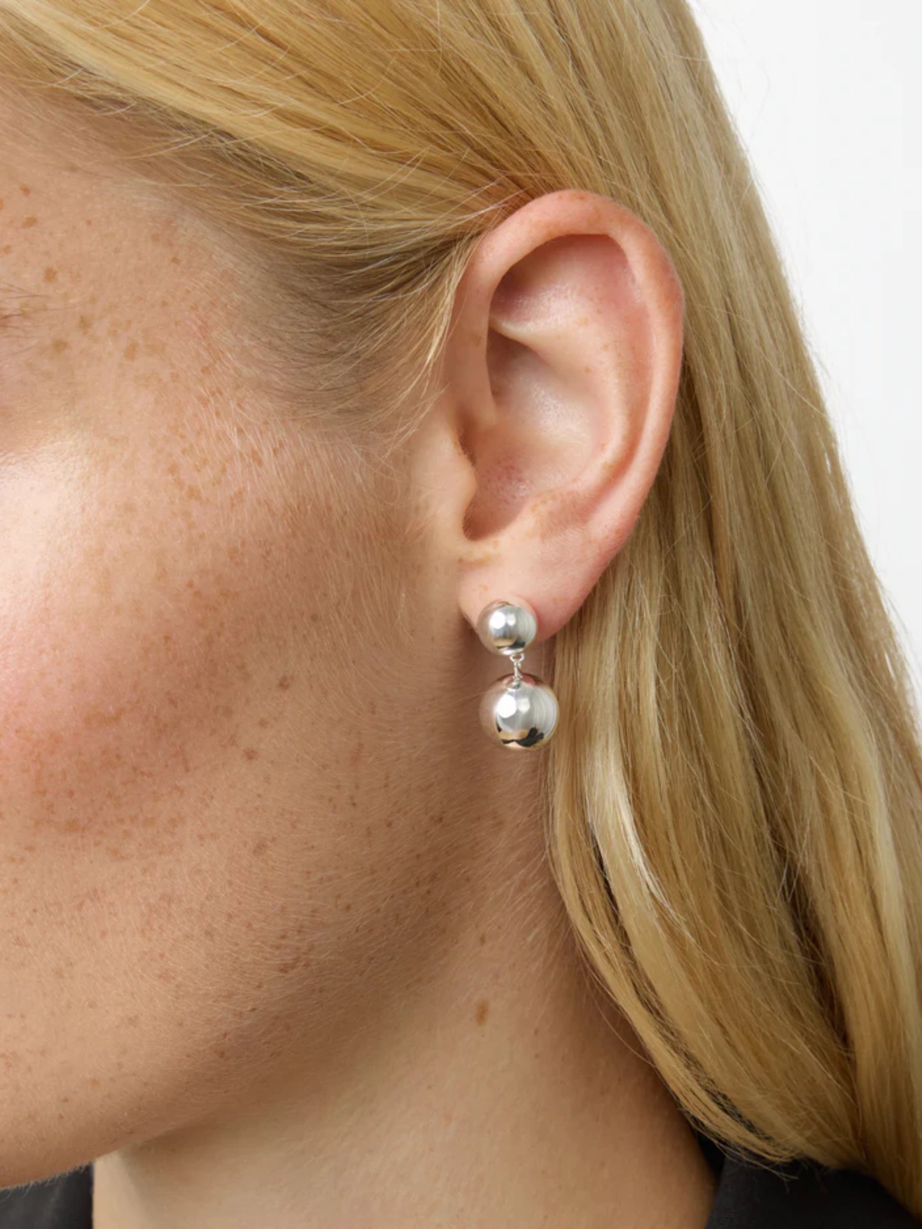 LIÉ STUDIO | The Caroline Earring in Silver | The UNDONE