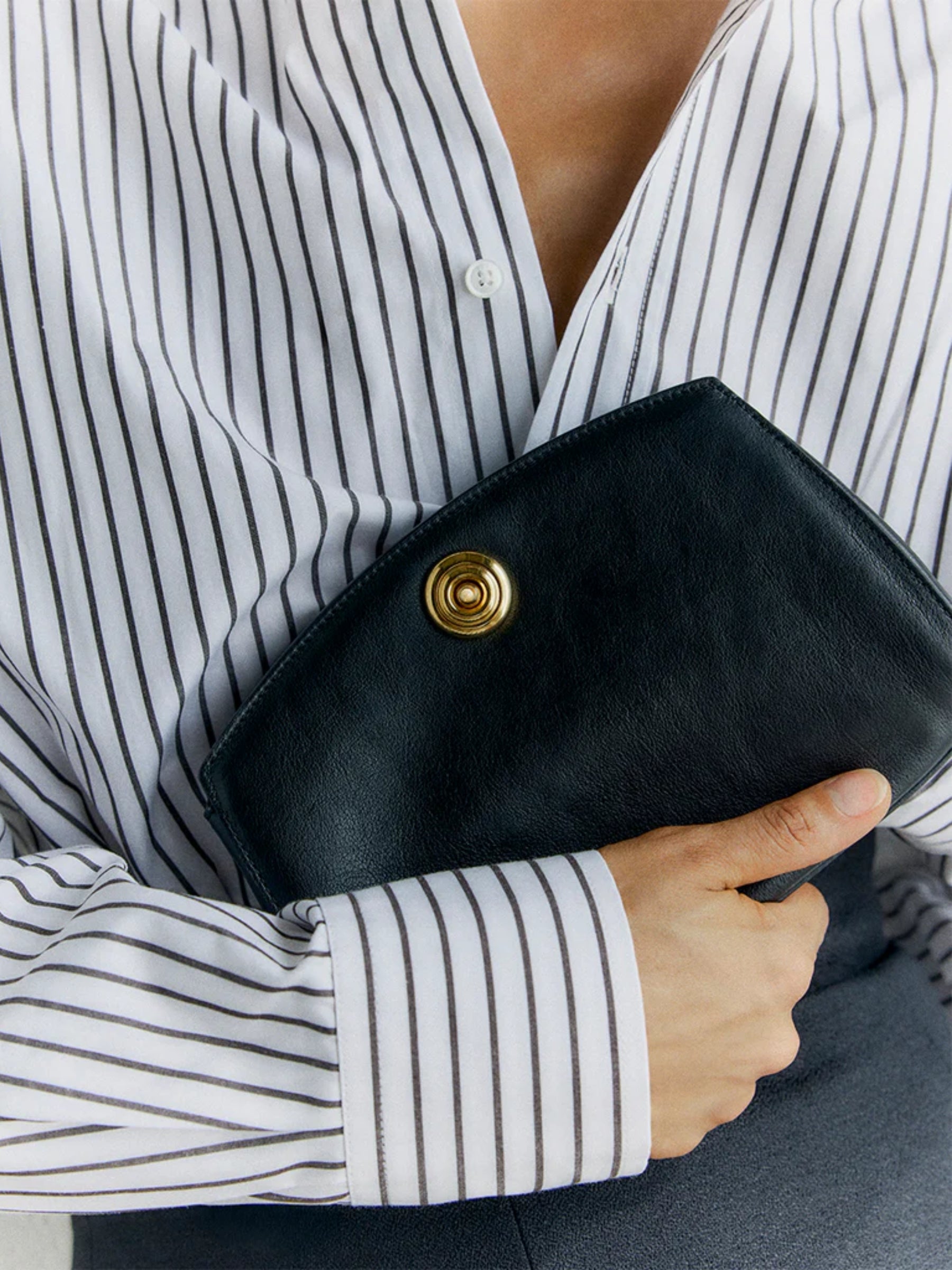 Liffner Pushlock Clutch in Black