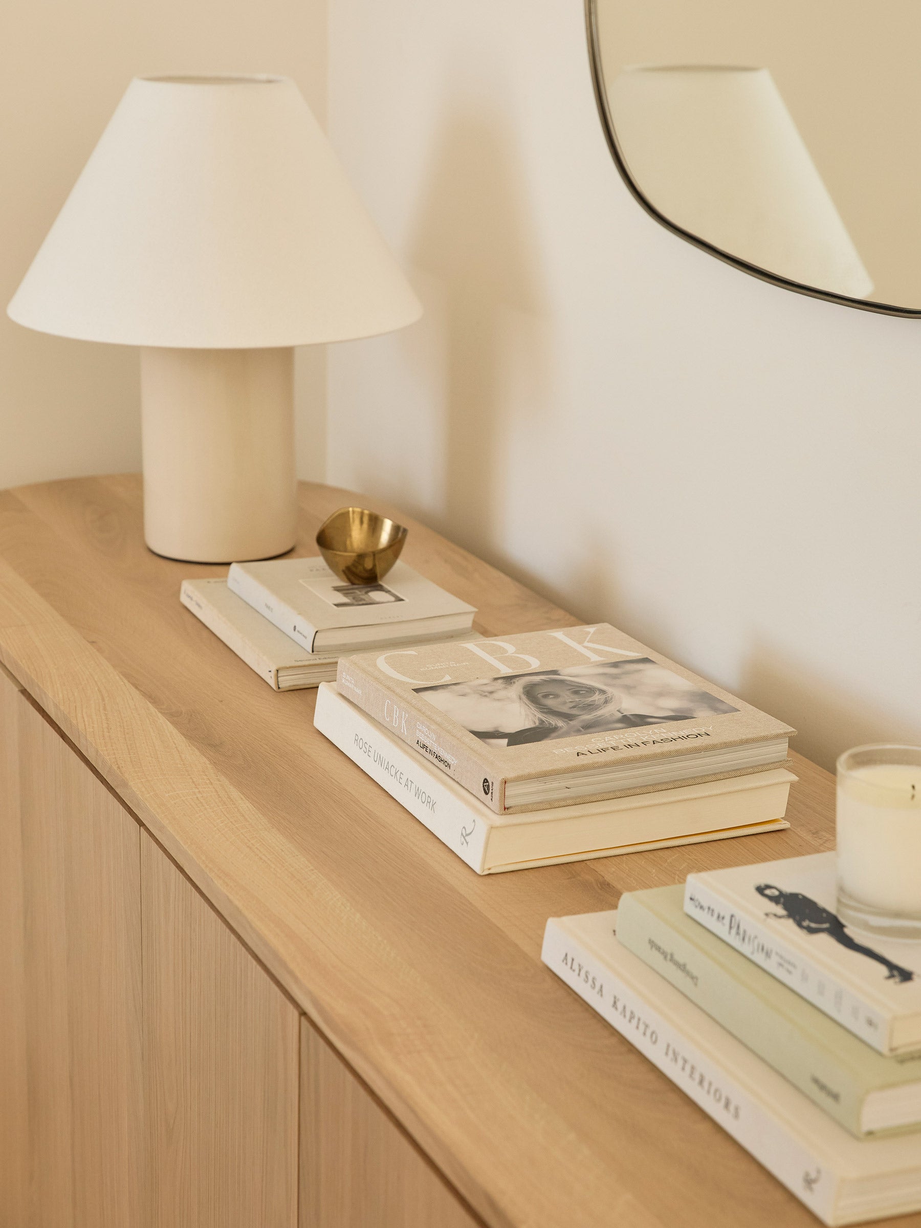 THE-UNDONE-how-to-style-a-console-table_2.jpg
