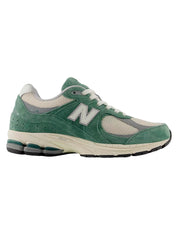 New Balance | 2002R Sneaker in Green Dark Juniper with Linen | The UNDONE