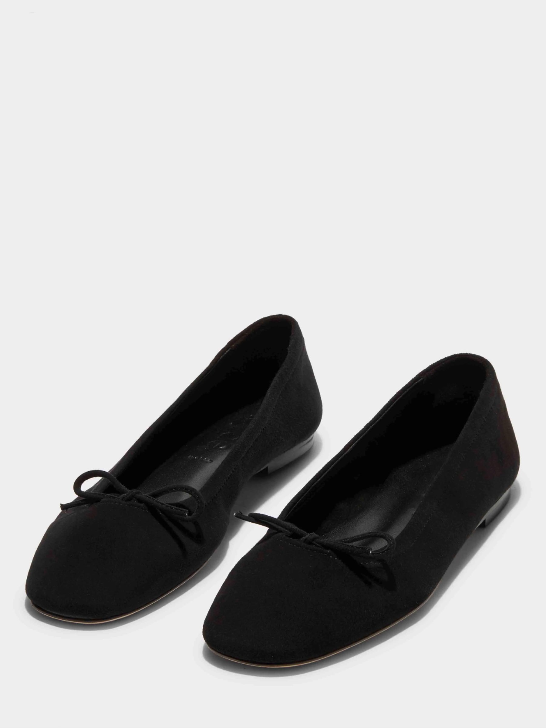 Aeyde | Delfina Suede Ballet Flats in Black | The UNDONE