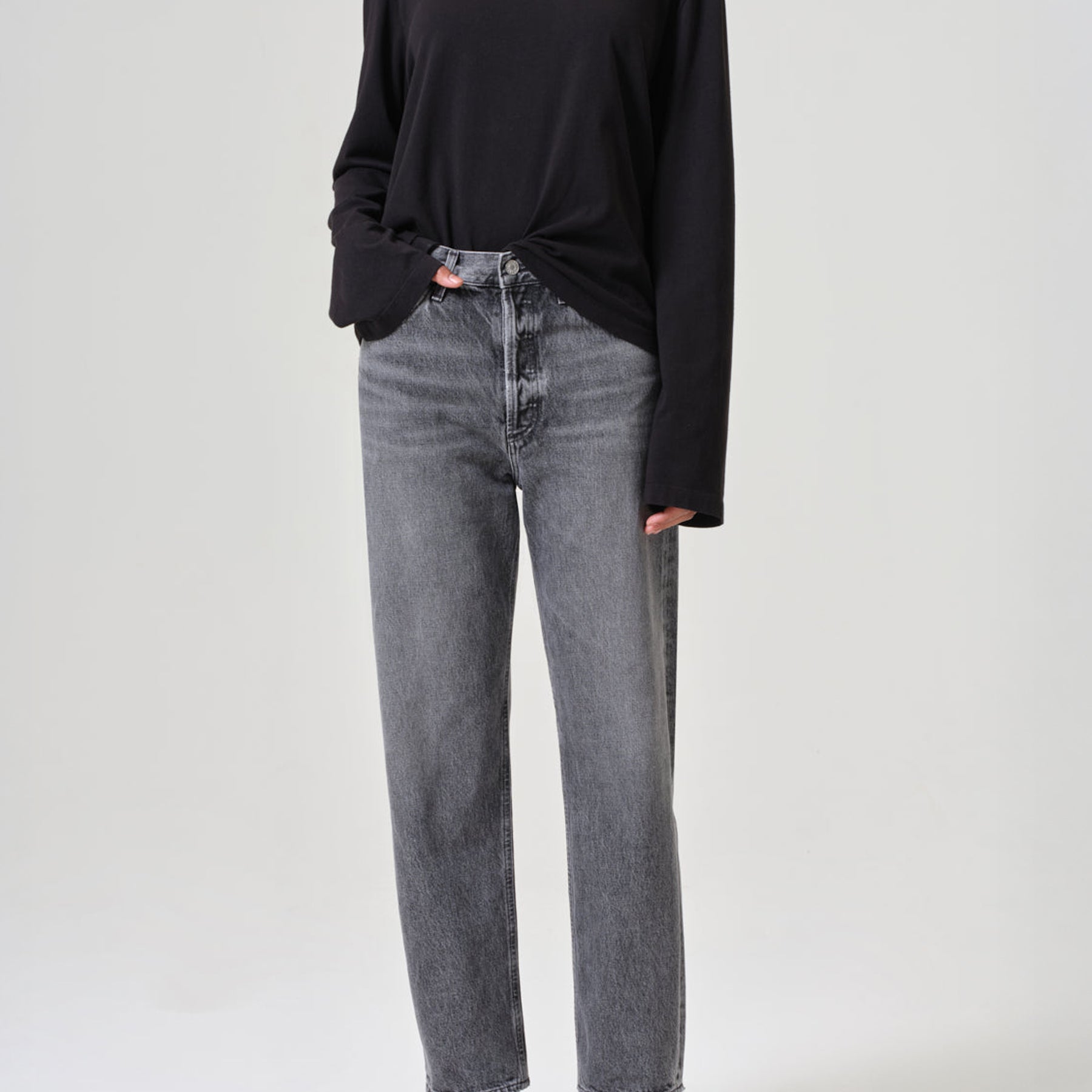AGOLDE | 90s Mid Rise Straight Jean in Grey Spirit | The UNDONE