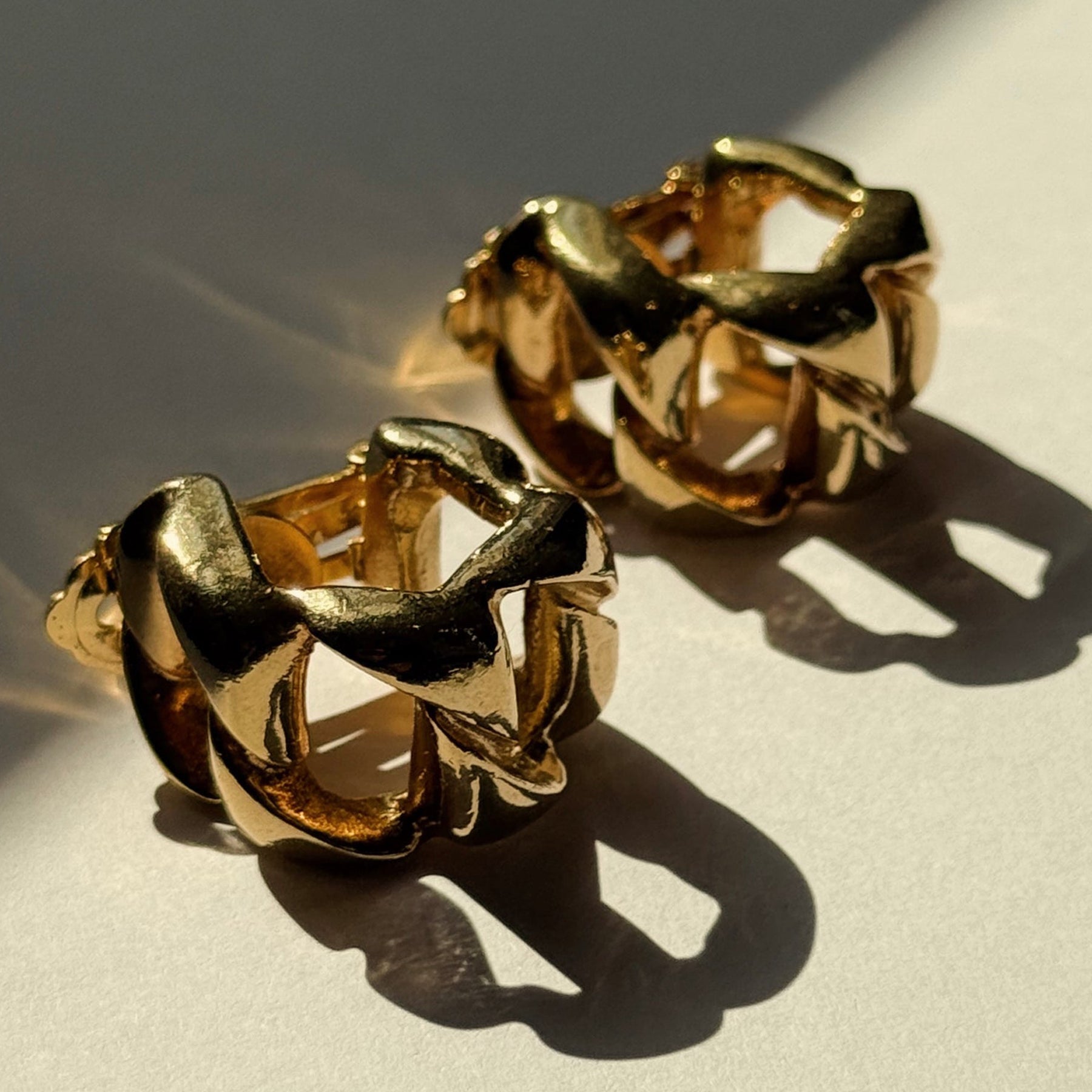 CONSTANTINA VINTAGE | Christian Dior 1980's Gold Plated Chain Link Clip On Earrings | The UNDONE