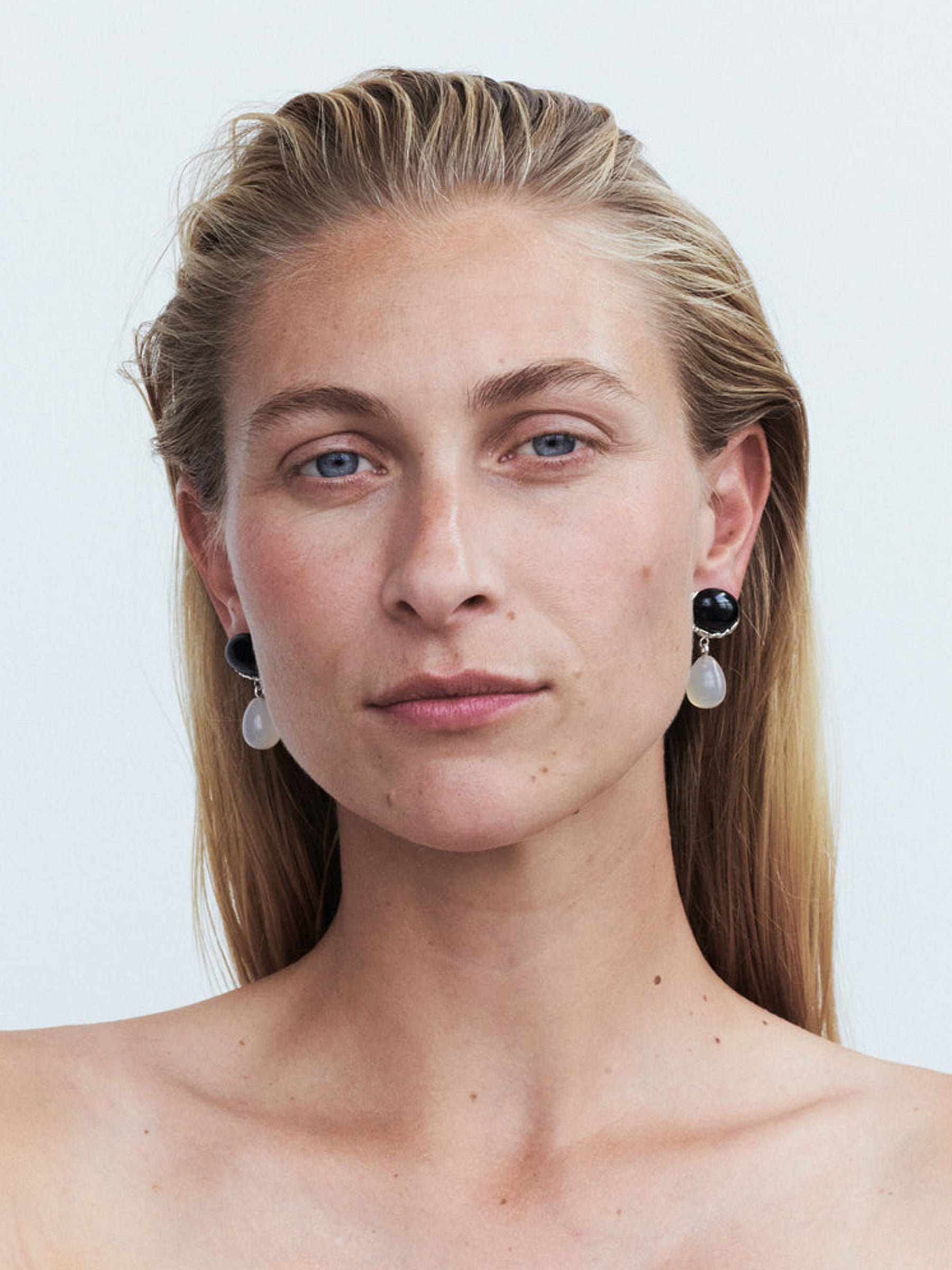 CORALI | Embleme Earrings in Sterling Silver and Black Onyx | The UNDONE