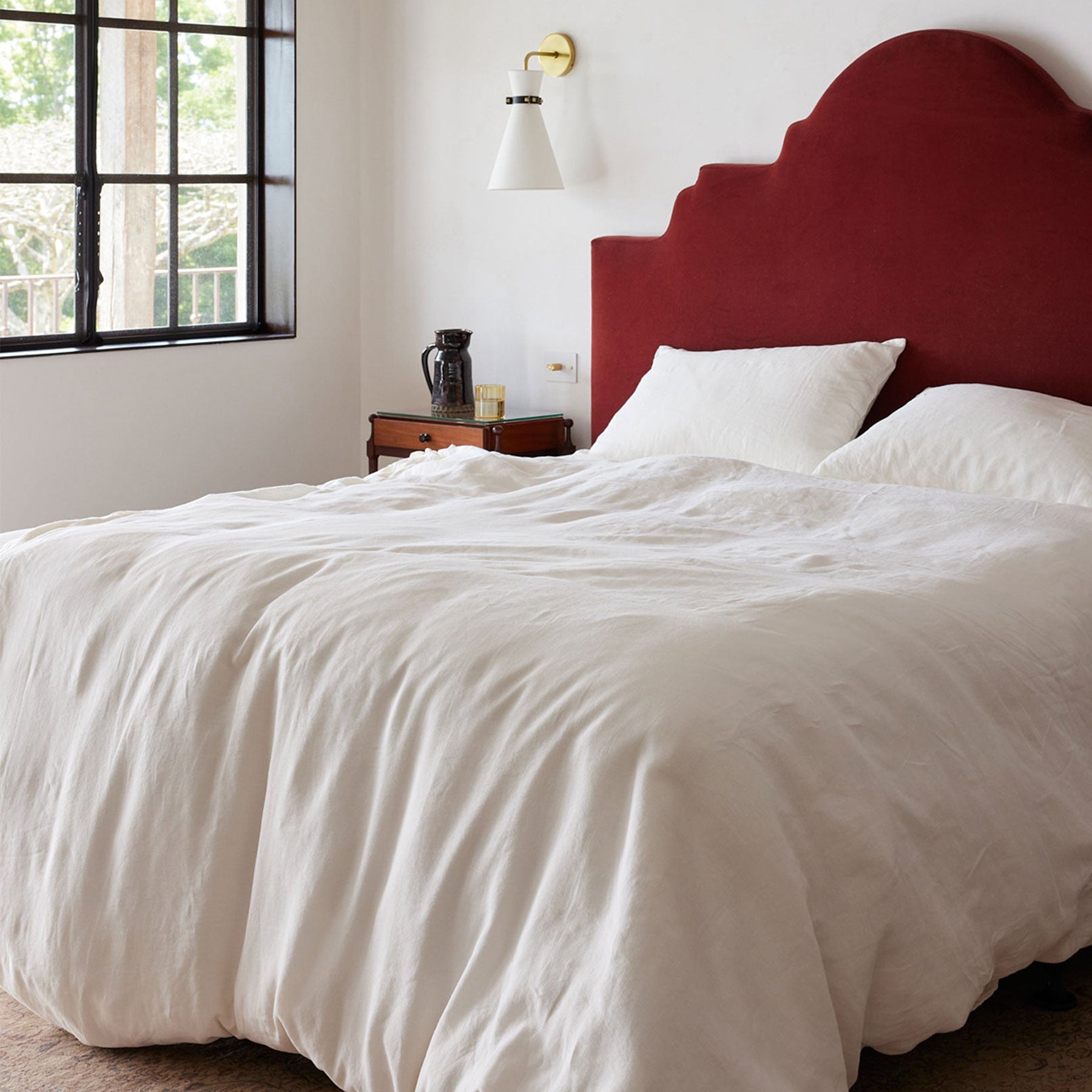 CULTIVER | Linen Sheet Set with Pillowcases in Ivory | The UNDONE