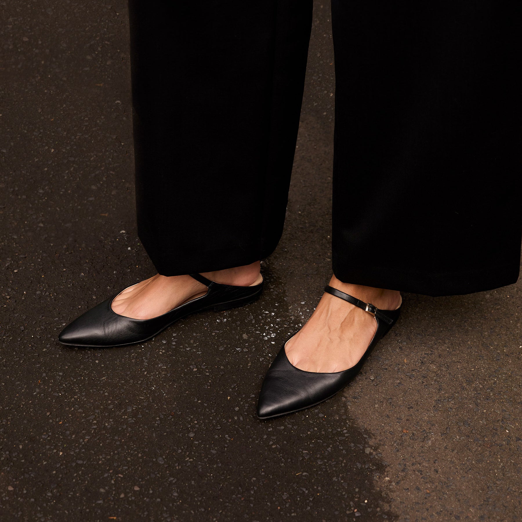 ESSEN | The Mary Jane Pointed Flat in Black | The UNDONE