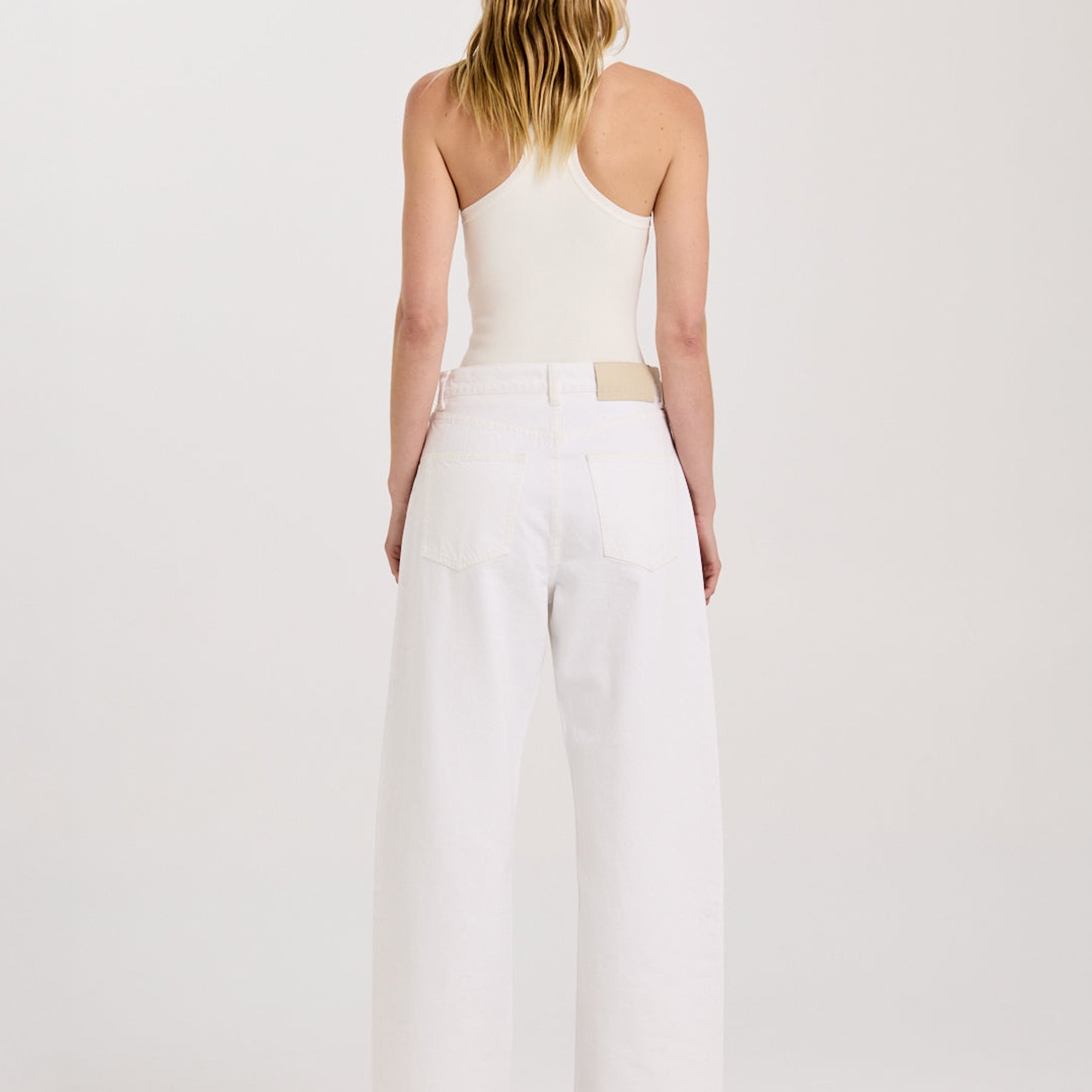 HENNE | Filomena Jean in White | The UNDONE