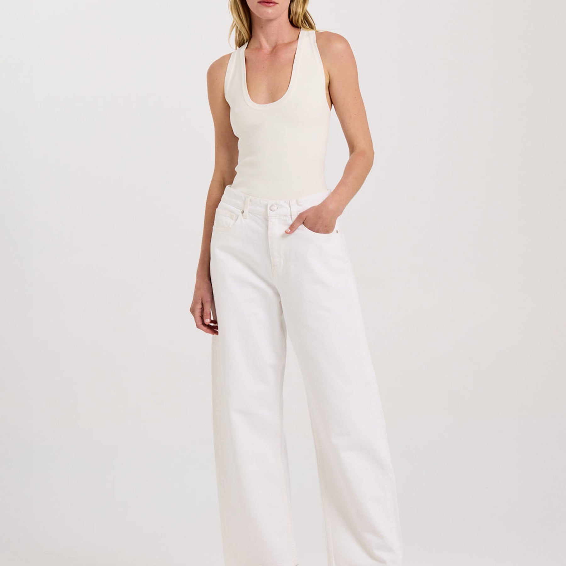 HENNE | Filomena Jean in White | The UNDONE