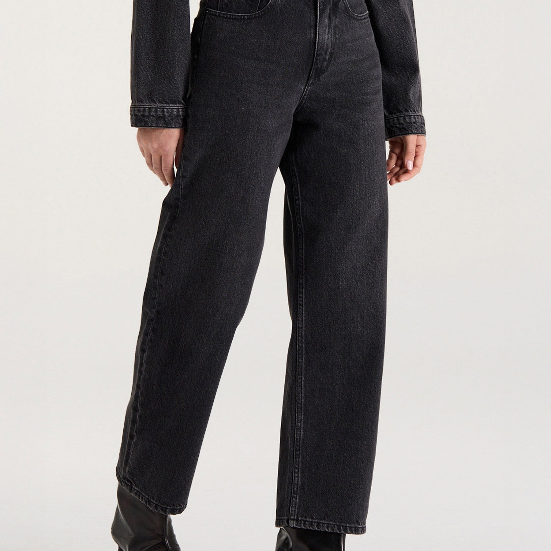 HENNE | Filomena Jean in Black Wash | The UNDONE
