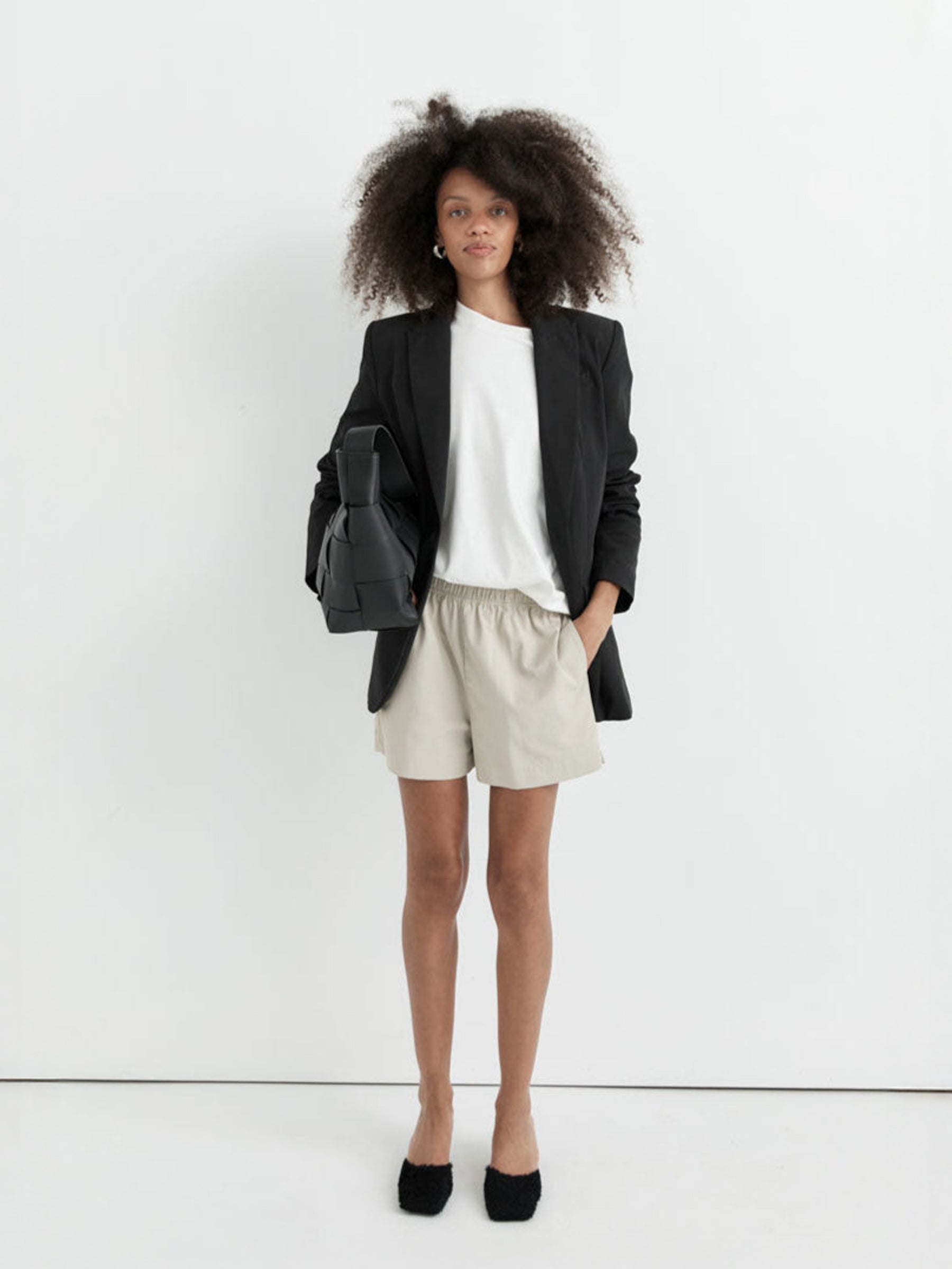 St. Agni | Classic Blazer in Black | The UNDONE