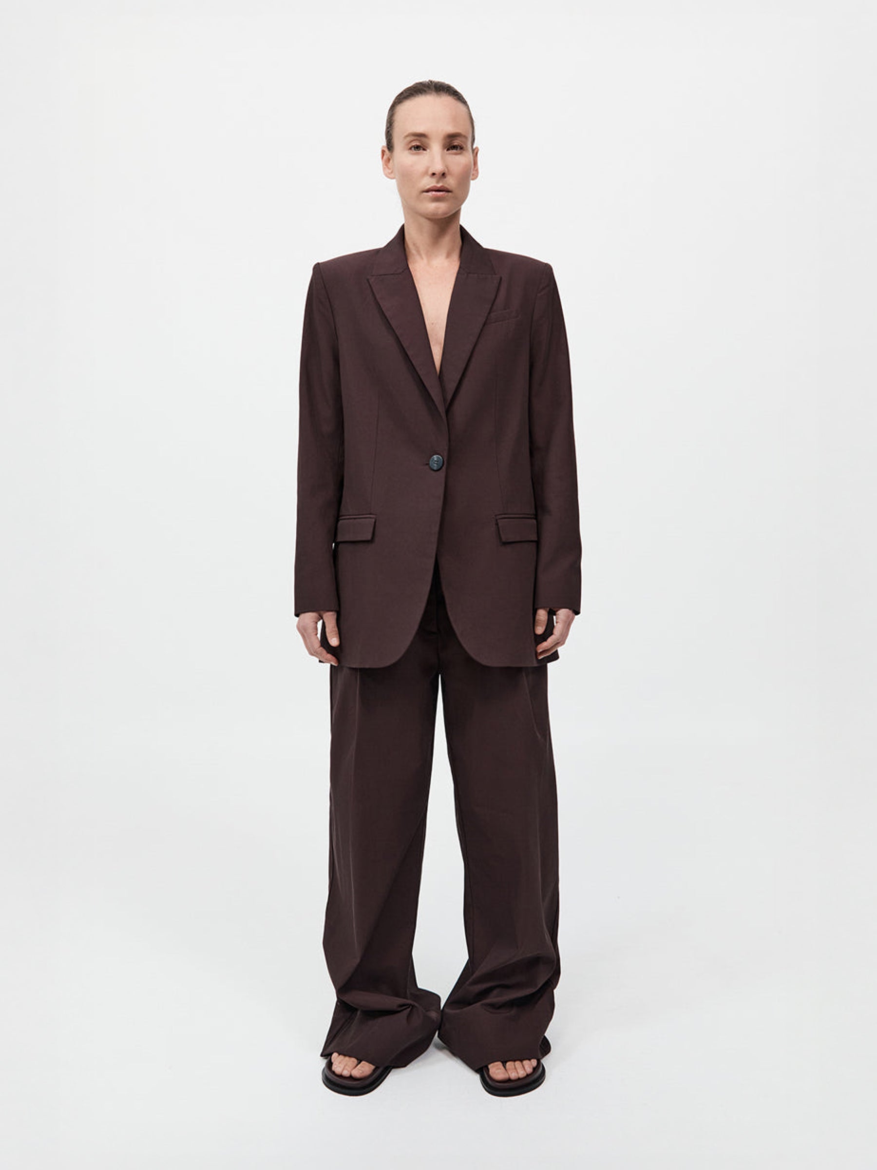 St. Agni | Classic Blazer in Burgundy Port | The UNDONE