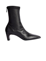 ESSEN | The Glove Boot in Black | The UNDONE