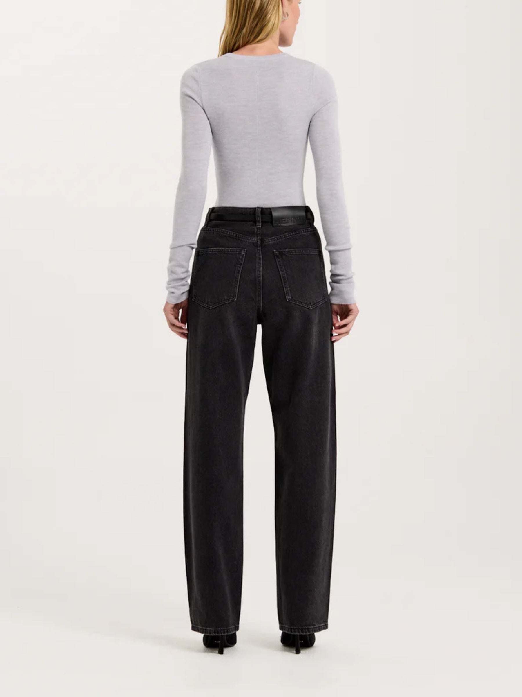 HENNE | Valentina Jean in Black Wash | The UNDONE