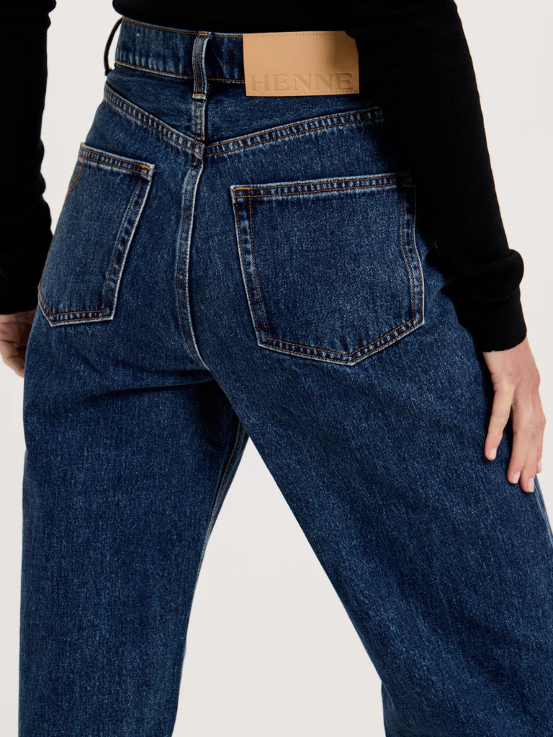 TheUNDONE_Henne_Valentina_Jean_Washed_Black_2.jpg