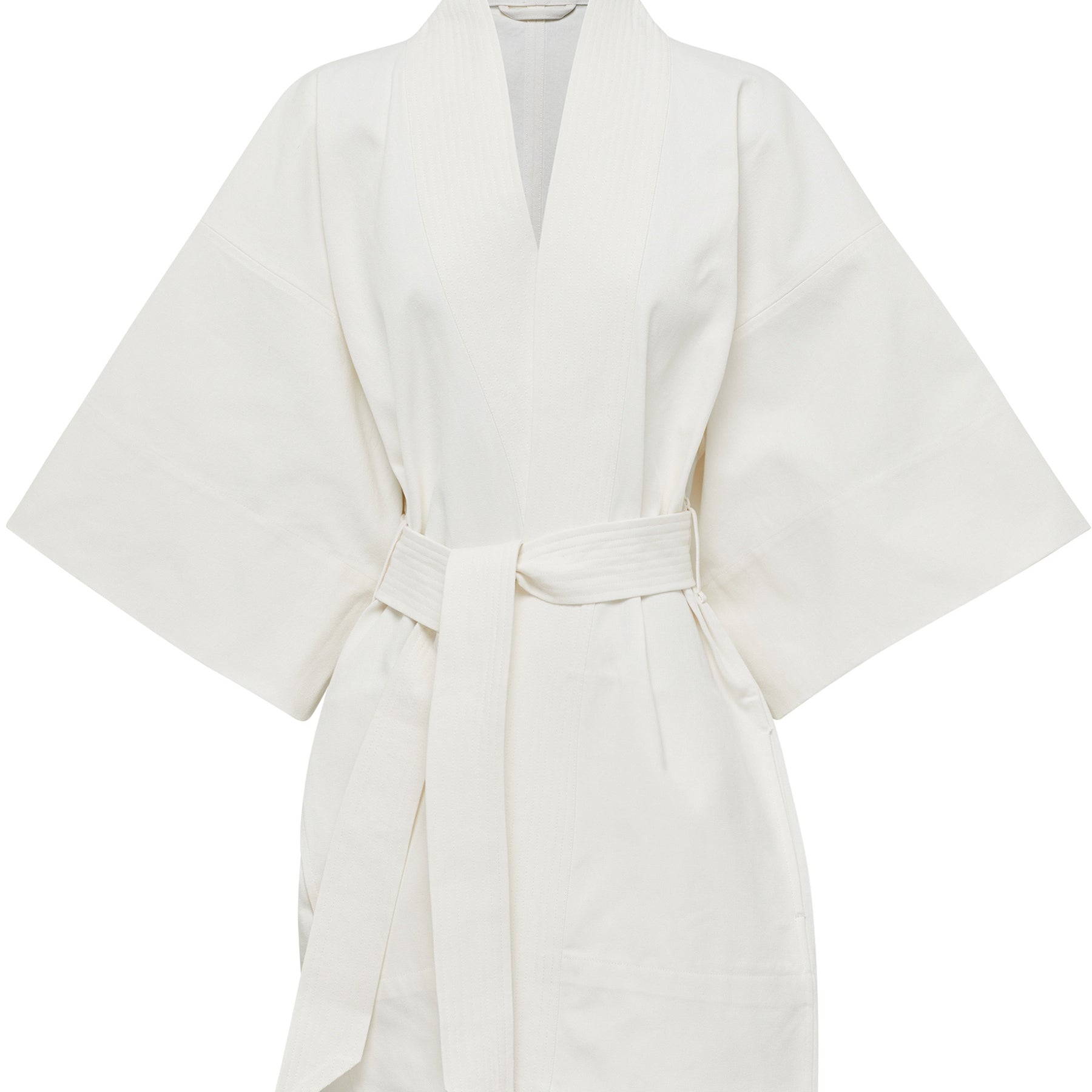 Maison Essentiele | Kimono in White | The UNDONE