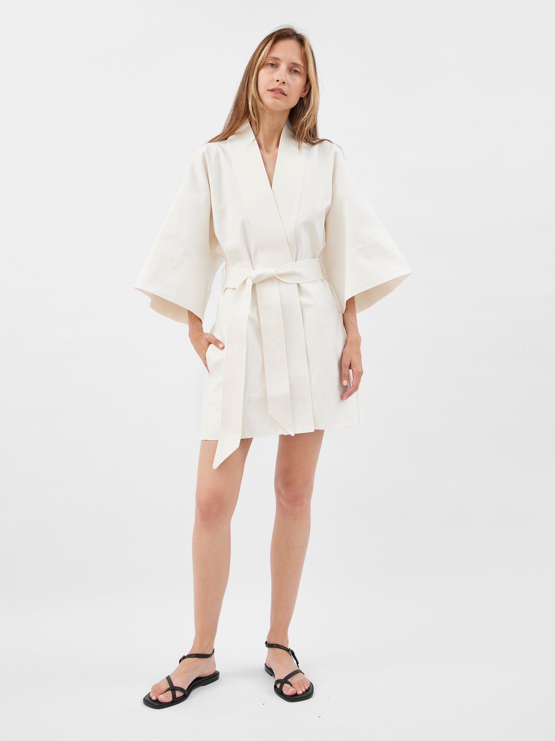 Maison Essentiele | Kimono in Optic White | The UNDONE