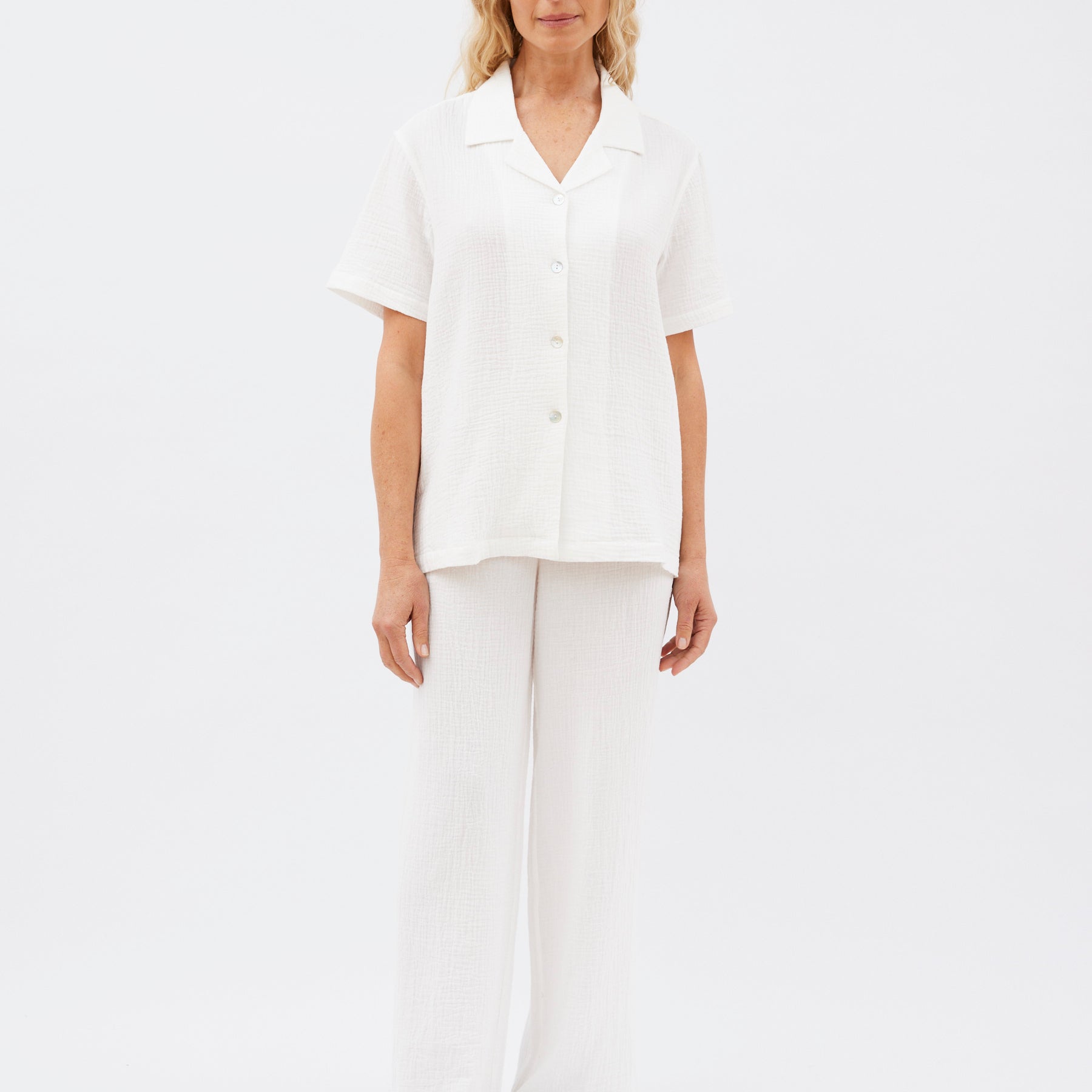 Maison Essentiele | Lounge Pant in White | The UNDONE