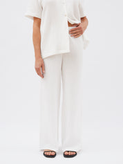 Maison Essentiele | Lounge Pant in White | The UNDONE