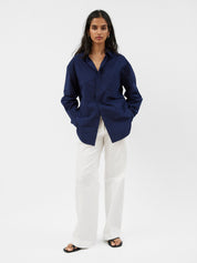 Matteau | Relaxed Shirt in Navy | The UNDONE
