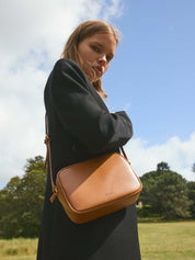 Rylan | Kara Crossbody Bag in Tan | The UNDONE