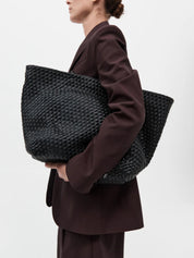 St. Agni | Large Woven Trapeze Bag in Black | The UNDONE