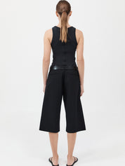 St. Agni | Bermuda Shorts in Black | The UNDONE