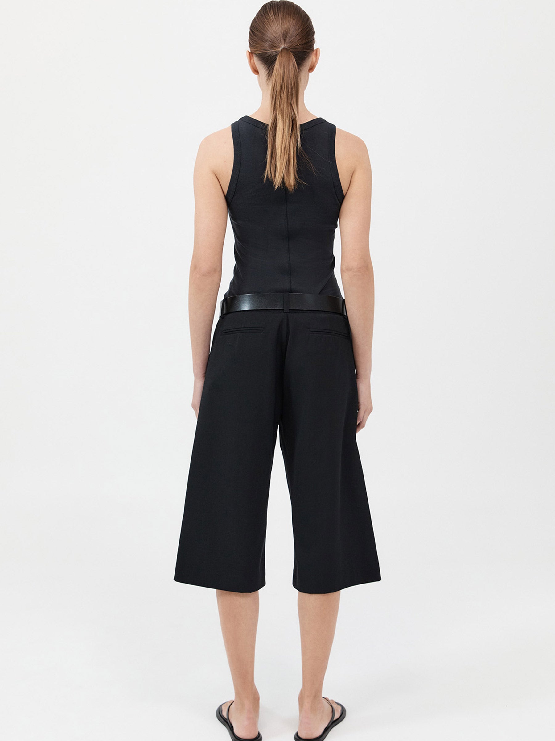 St. Agni | Bermuda Shorts in Black | The UNDONE