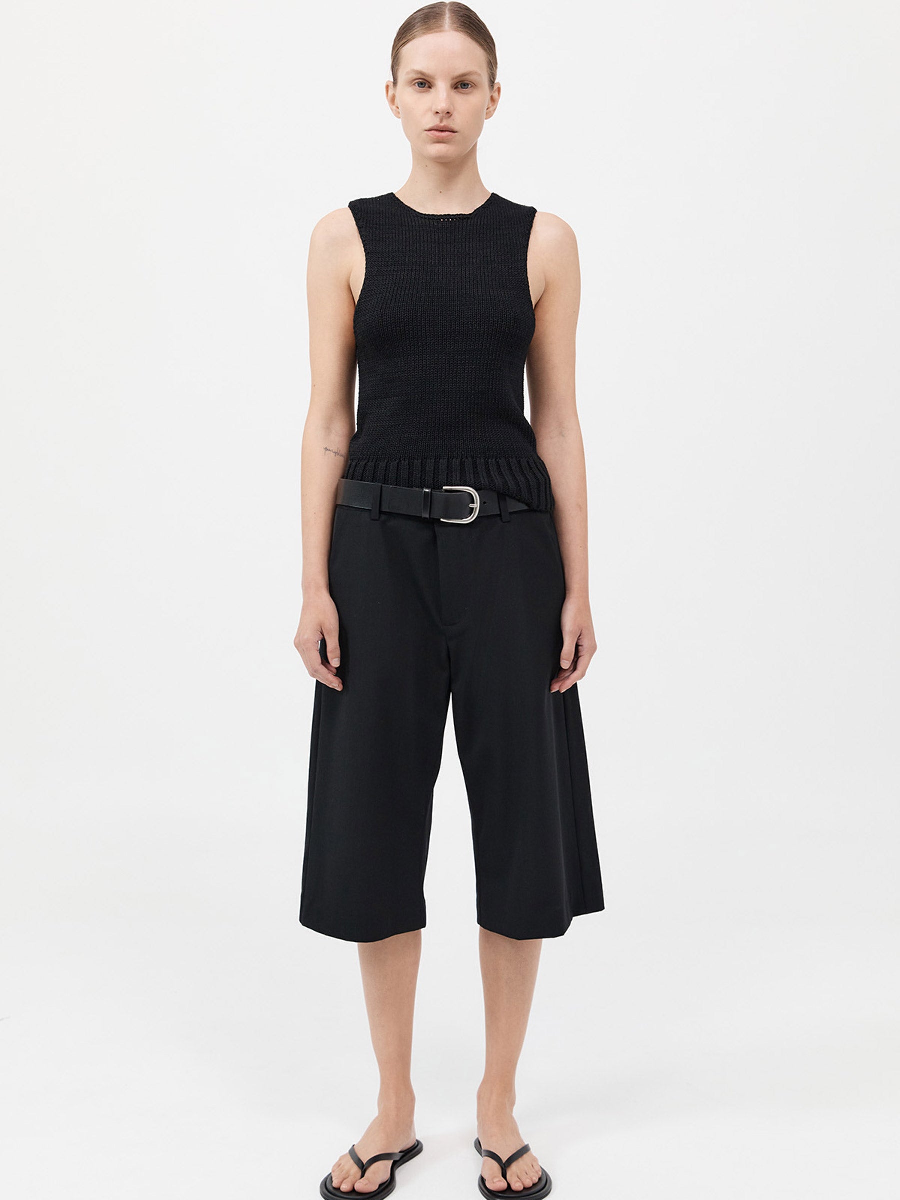 St. Agni | Bermuda Shorts in Black | The UNDONE