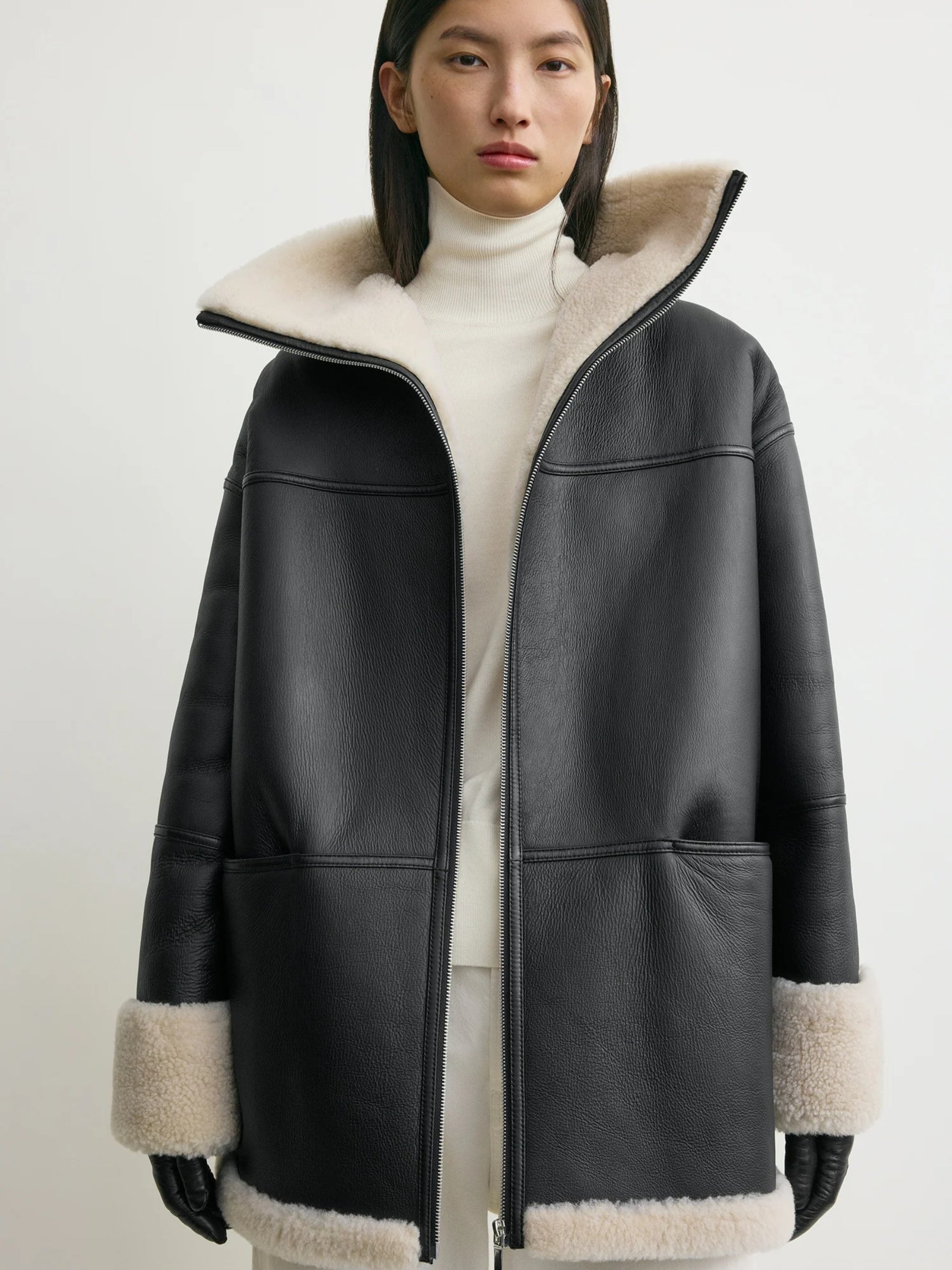 TOTEME | Signature shearling jacket black/off-white | The UNDONE