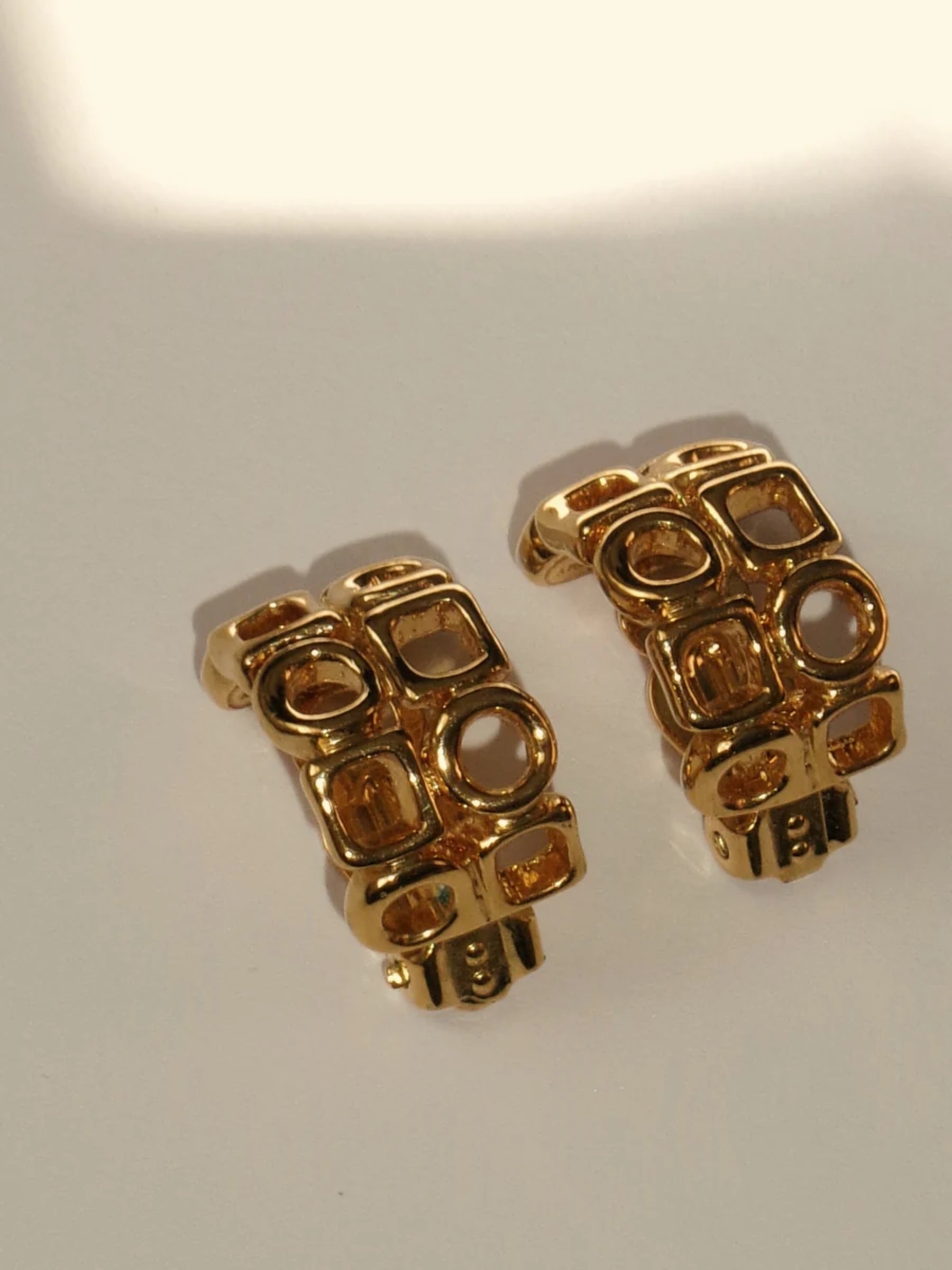 Constantina Vintage | Givenchy 1980's open work gold plated clip on earrings